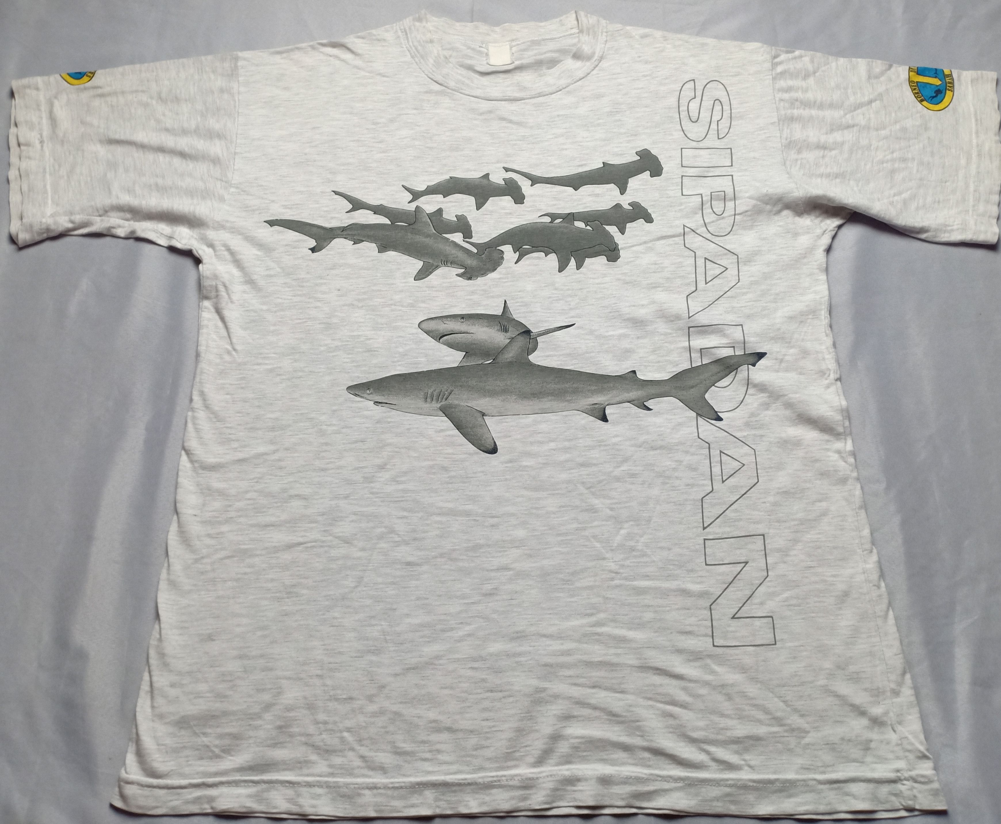 Band Tees Vintage 90s Sipadan Borneo Divers Sabah Sharks Jaws Fish Size US L / EU 52-54 / 3 - 3 Thumbnail