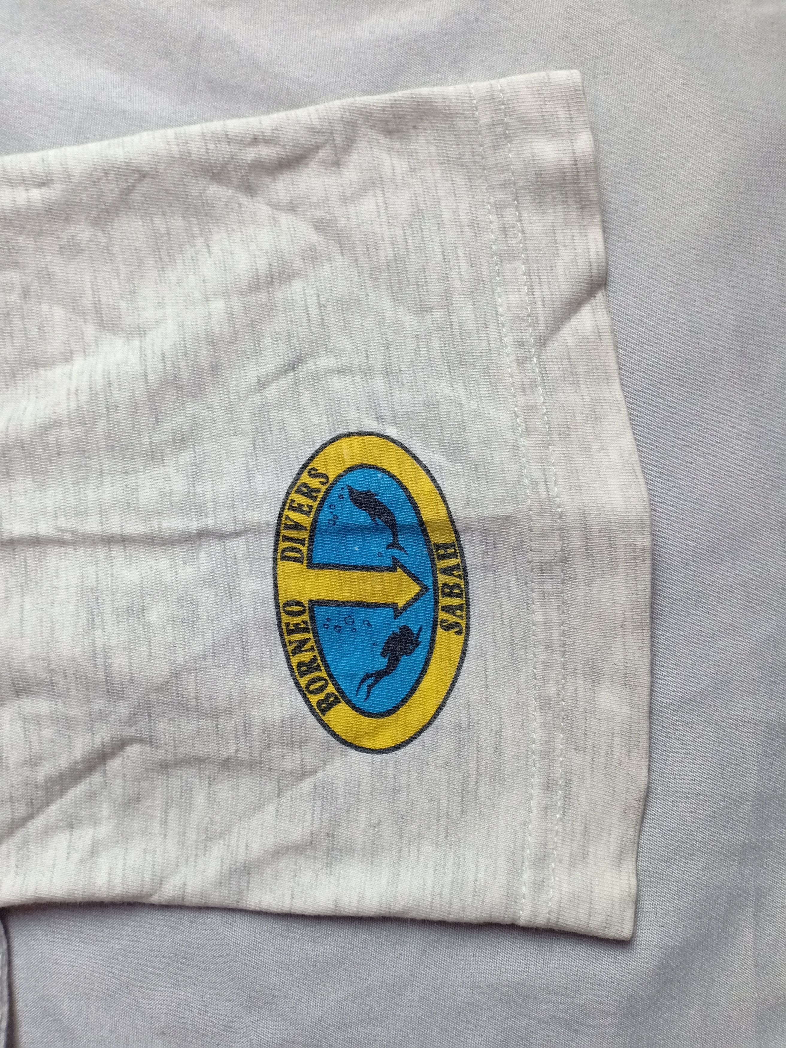 Band Tees Vintage 90s Sipadan Borneo Divers Sabah Sharks Jaws Fish Size US L / EU 52-54 / 3 - 6 Thumbnail