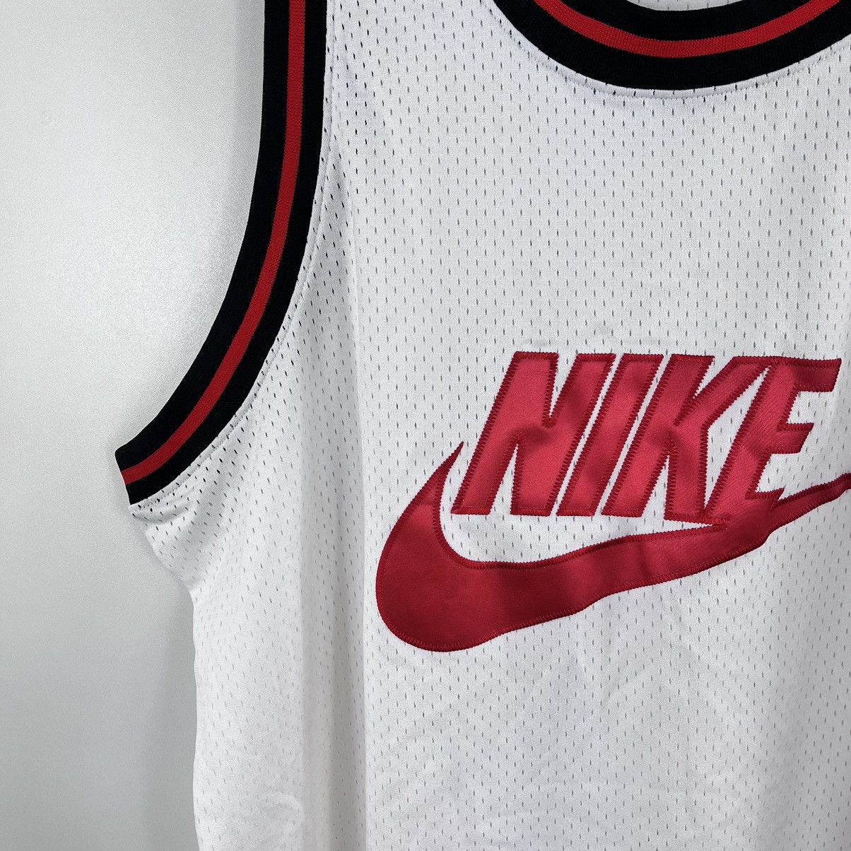 Nike Nike Tank Tops Sleeveless Spell Out Big Logo White Size 2XL Size US XXL / EU 58 / 5 - 4 Thumbnail