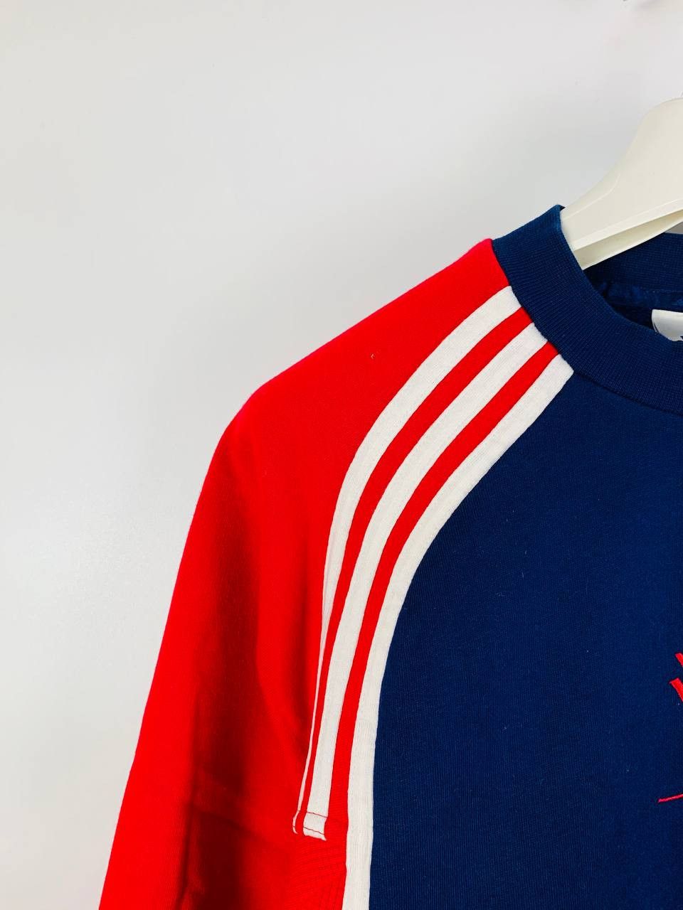 Adidas Adidas Vintage sweatshirt blue red XL Size US XL / EU 56 / 4 - 3 Thumbnail