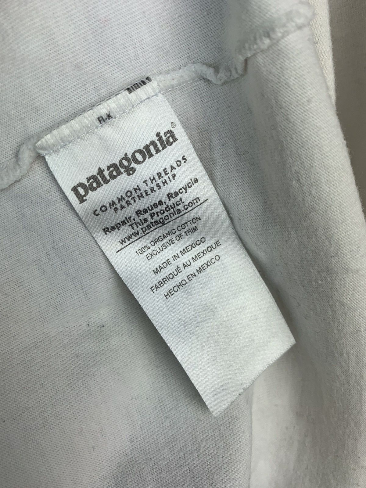 Patagonia Patagonia Back Logo Long Sleeve T-Shirt Size US M / EU 48-50 / 2 - 5 Thumbnail