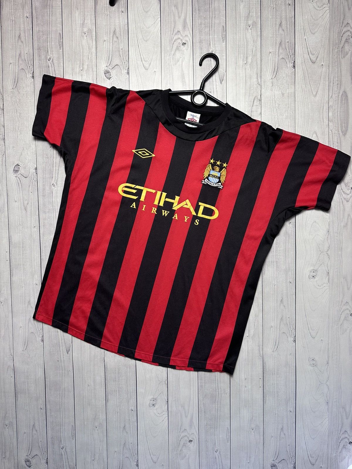 Umbro Vintage Umbro Manchester City away soccer jersey size L Size US L / EU 52-54 / 3 - 1 Thumbnail