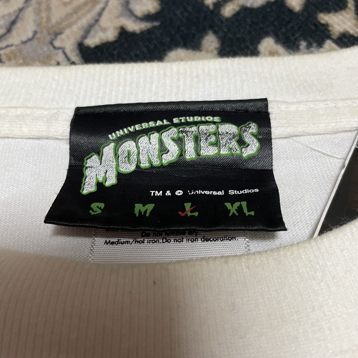 Universal Studios × Vintage Dracula Monsters Universal Studios 90s Size US L / EU 52-54 / 3 - 5 Thumbnail