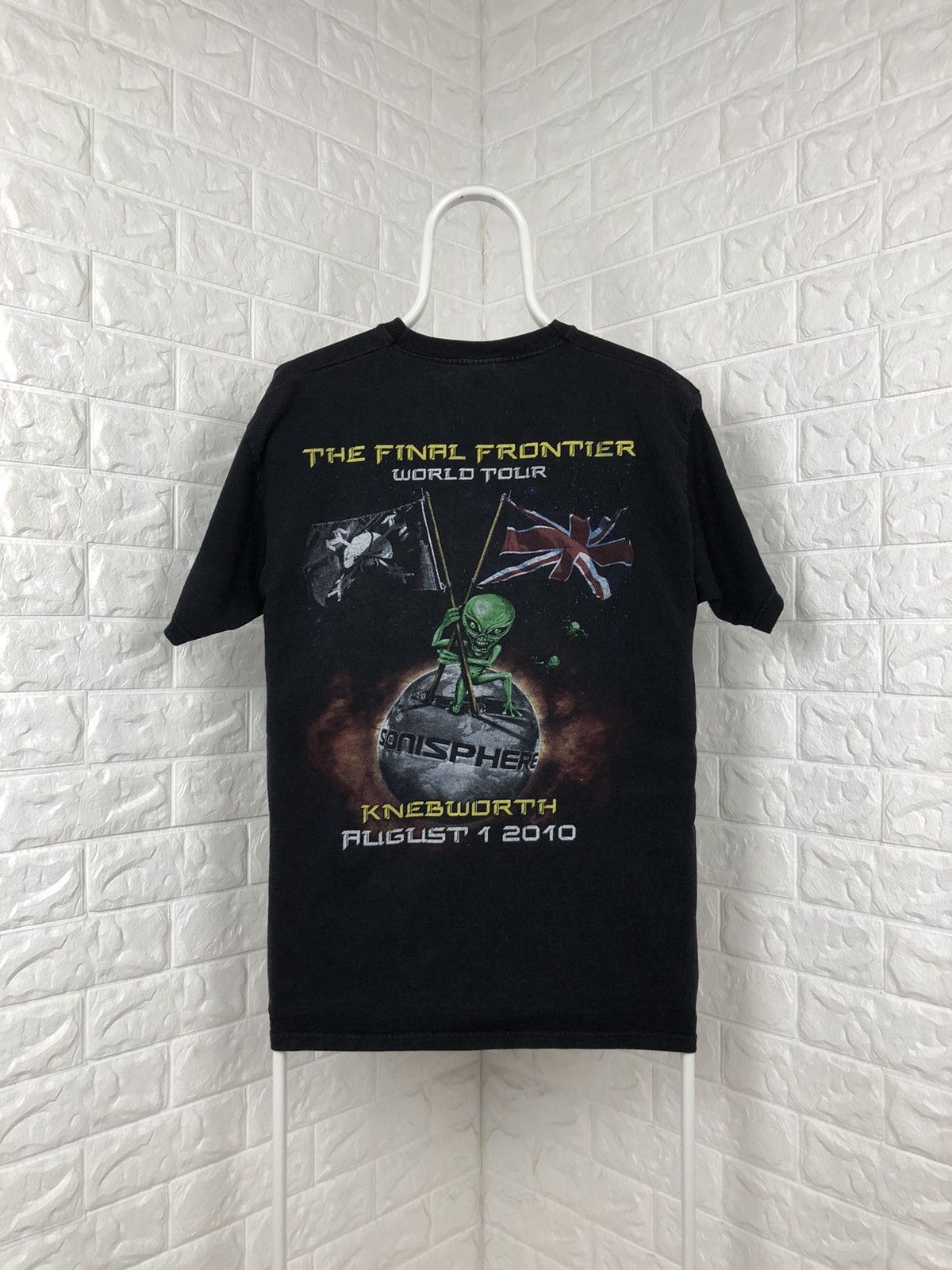 Band Tees × Iron Maiden × Vintage Vintage Iron Maiden Sonisphere Worl Tour tee Size US L / EU 52-54 / 3 - 2 Thumbnail