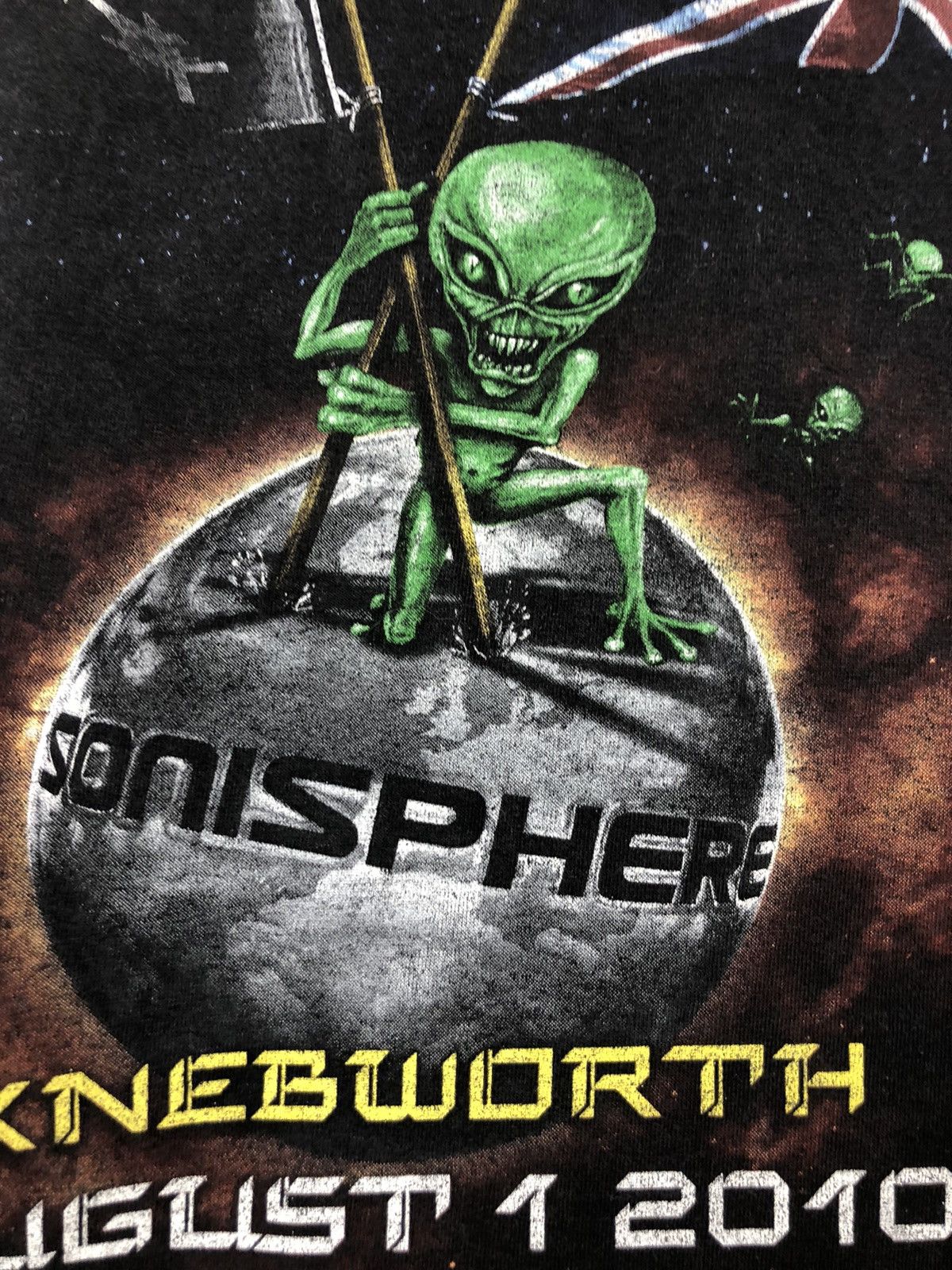 Band Tees × Iron Maiden × Vintage Vintage Iron Maiden Sonisphere Worl Tour tee Size US L / EU 52-54 / 3 - 7 Thumbnail