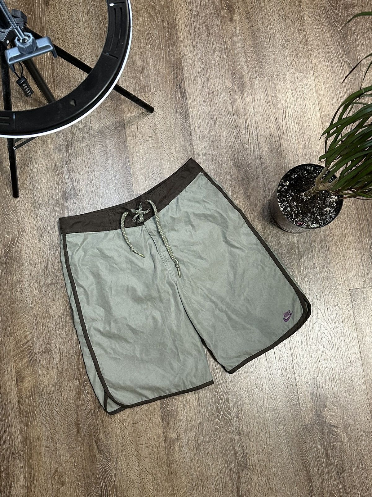 Nike Vintage Nike Track Nylons Shorts Y2K Size US 32 / EU 48 - 1 Thumbnail