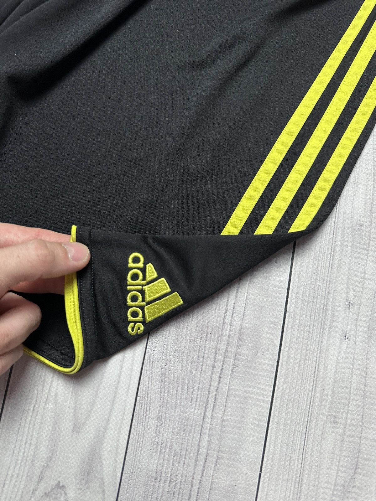 Adidas × Vintage Vintage adidas soccer shorts Liverpool adidas black rare Size US 36 / EU 52 - 3 Thumbnail