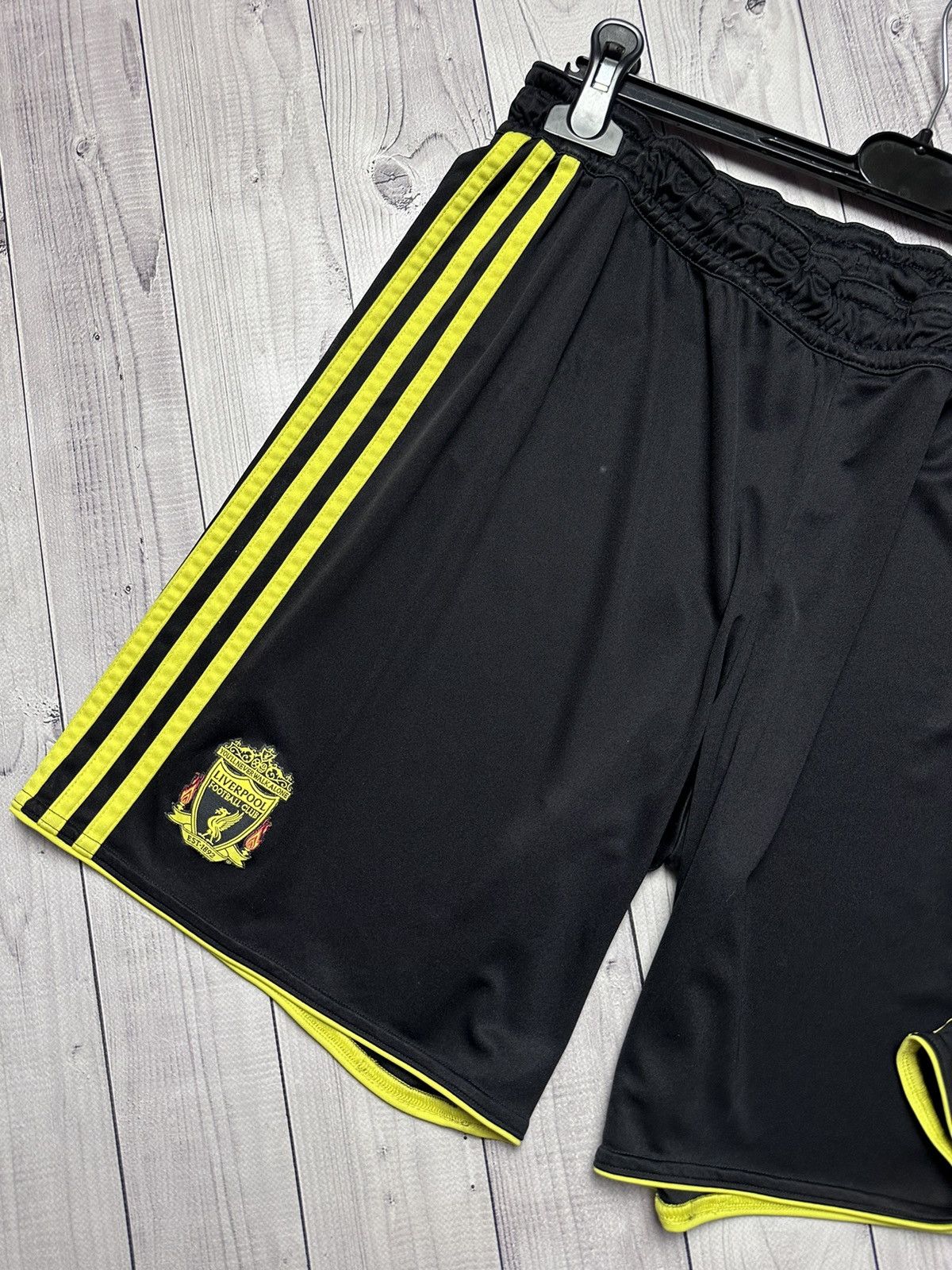 Adidas × Vintage Vintage adidas soccer shorts Liverpool adidas black rare Size US 36 / EU 52 - 2 Thumbnail