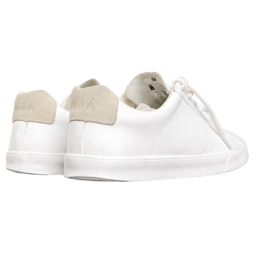 Veja 🔵campo leather low-top sneakers hand painted extra white Size US 8 / EU 41 - 7 Thumbnail