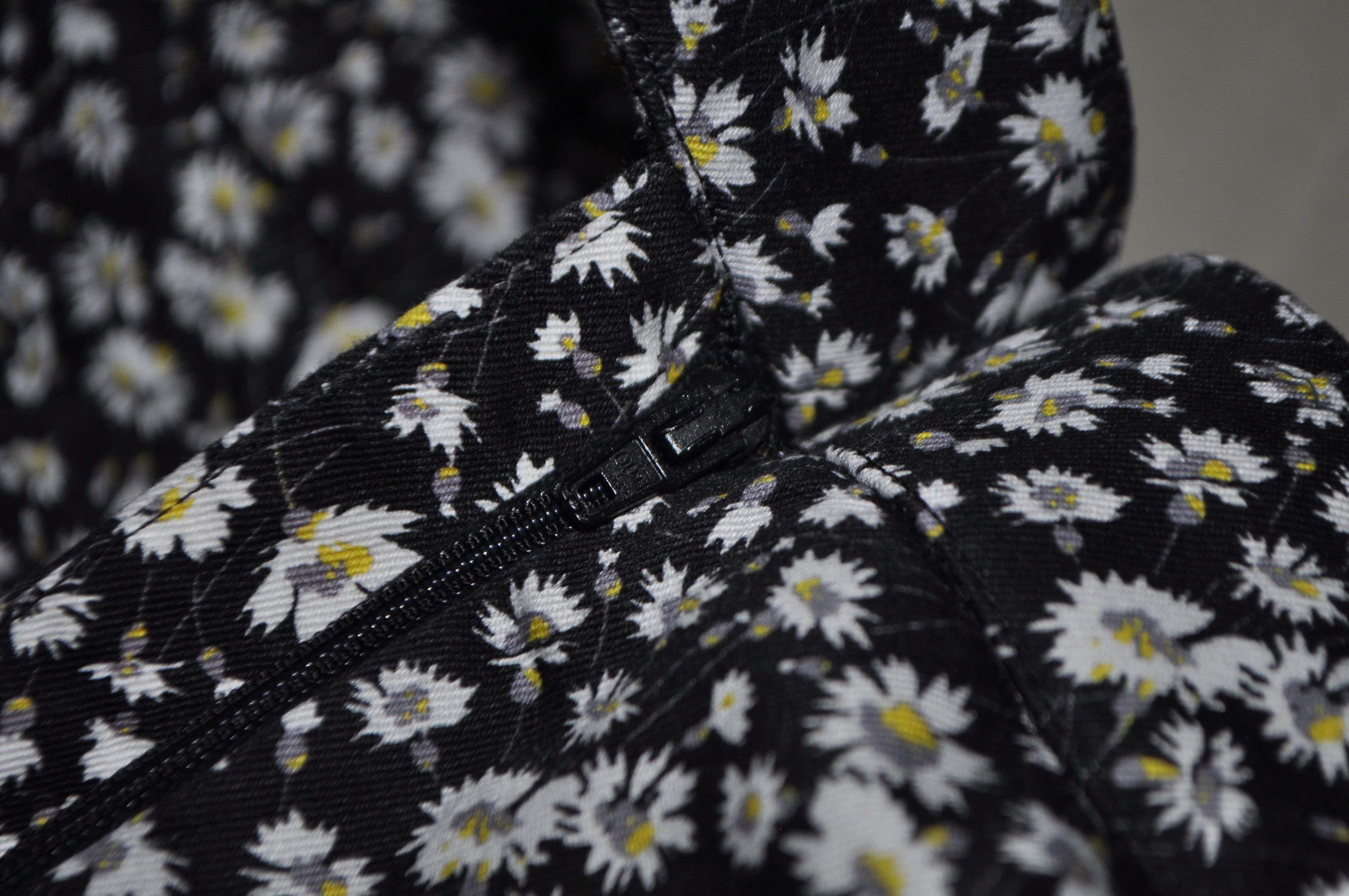 Calvin Klein 205W39NYC Calvin Klein 205W39NYC - S/S 18 - Floral-Printed Trousers Size 27" / US 4 / IT 40 - 7 Thumbnail