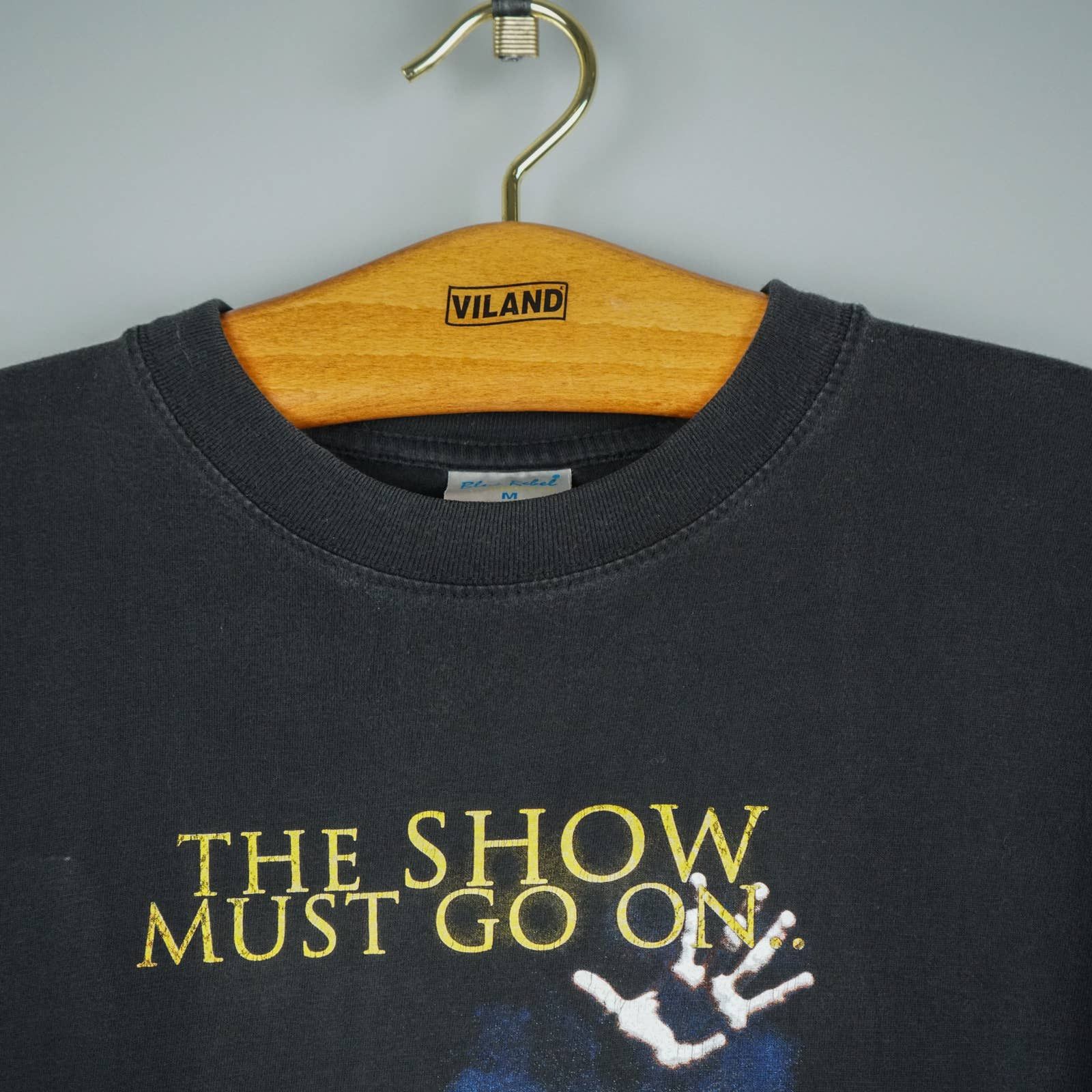 Band Tees × Vintage 1990s Queen t shirt Freddy Mercury Size US XL / EU 56 / 4 - 4 Thumbnail