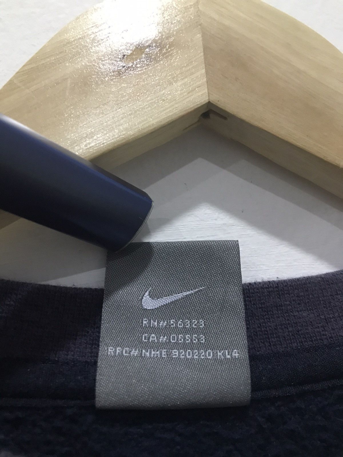 Nike Nike Embroidered swoosh Crewneck sweatshirt Size US S / EU 44-46 / 1 - 9 Thumbnail