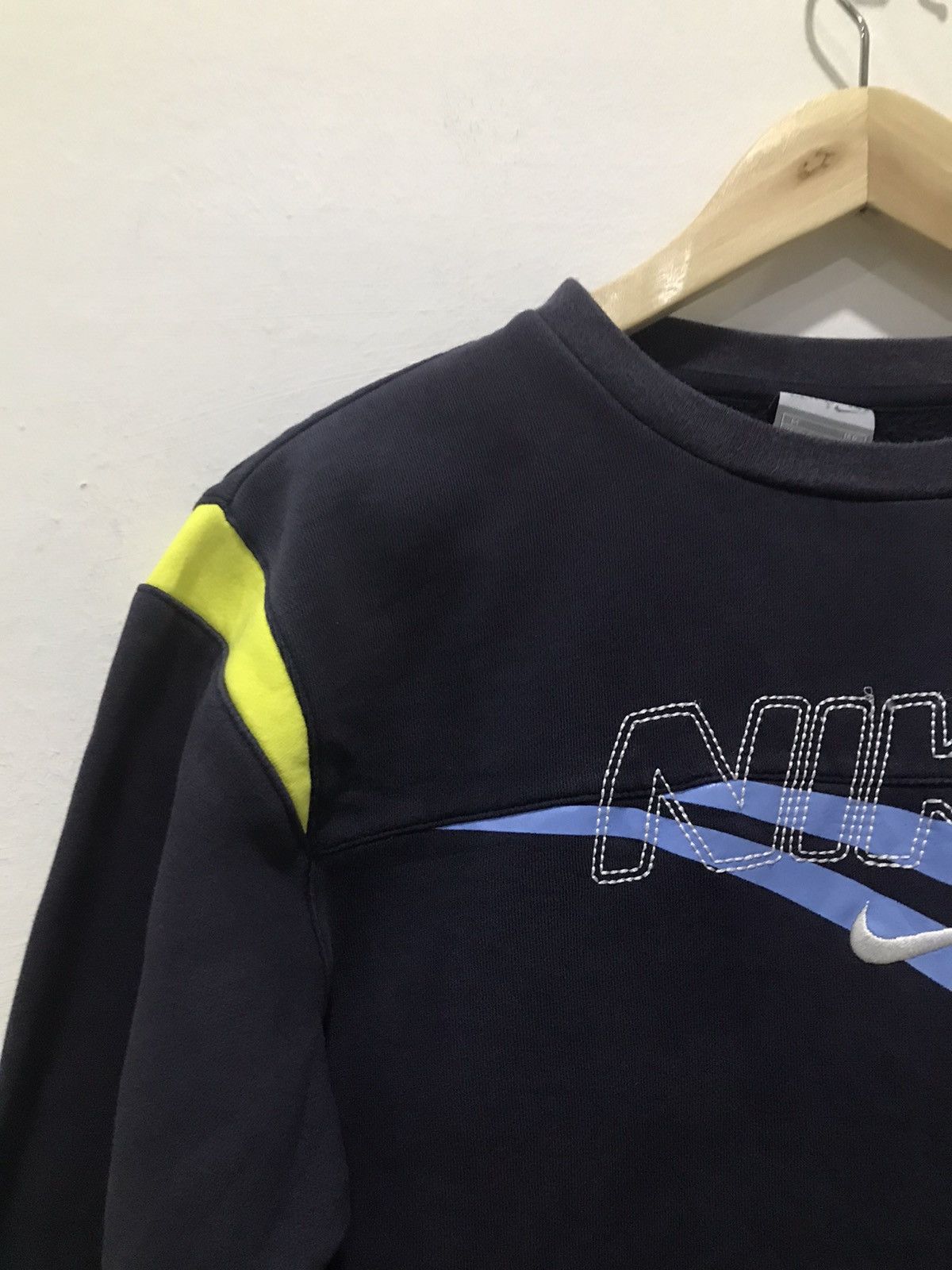 Nike Nike Embroidered swoosh Crewneck sweatshirt Size US S / EU 44-46 / 1 - 5 Thumbnail