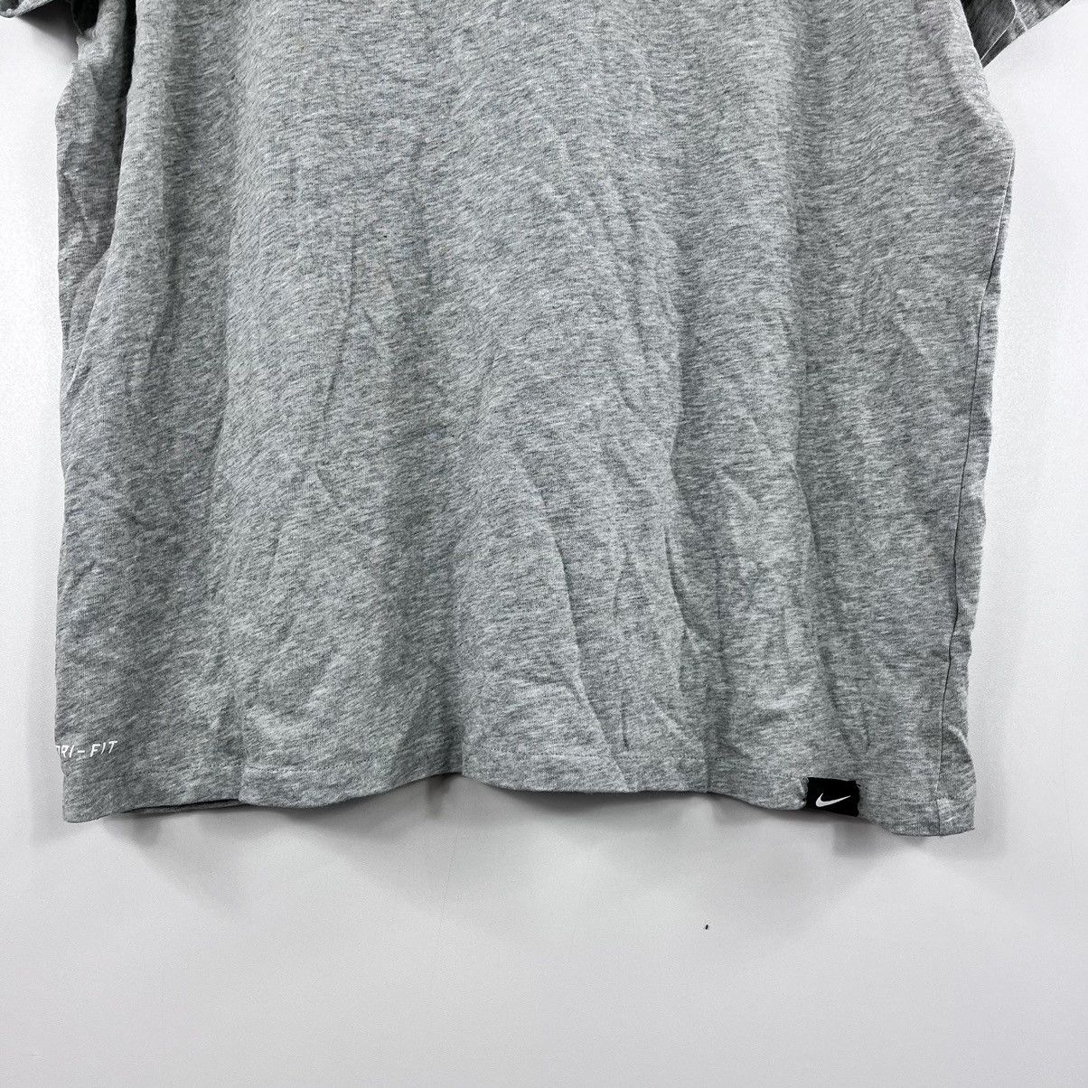 Nike Nike T-Shirt Lion Embroidery Small Logo Grey Size XL Size US XL / EU 56 / 4 - 4 Thumbnail