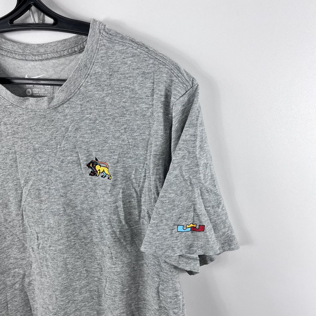 Nike Nike T-Shirt Lion Embroidery Small Logo Grey Size XL Size US XL / EU 56 / 4 - 3 Thumbnail