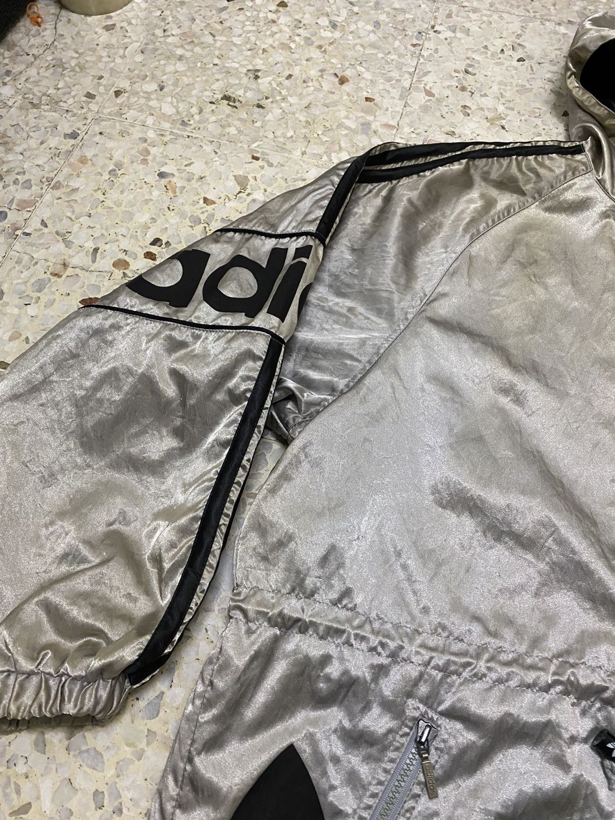 Adidas Vintage Adidas 90’s Jacket Big Logo Design With Hoodies Size US M / EU 48-50 / 2 - 8 Thumbnail