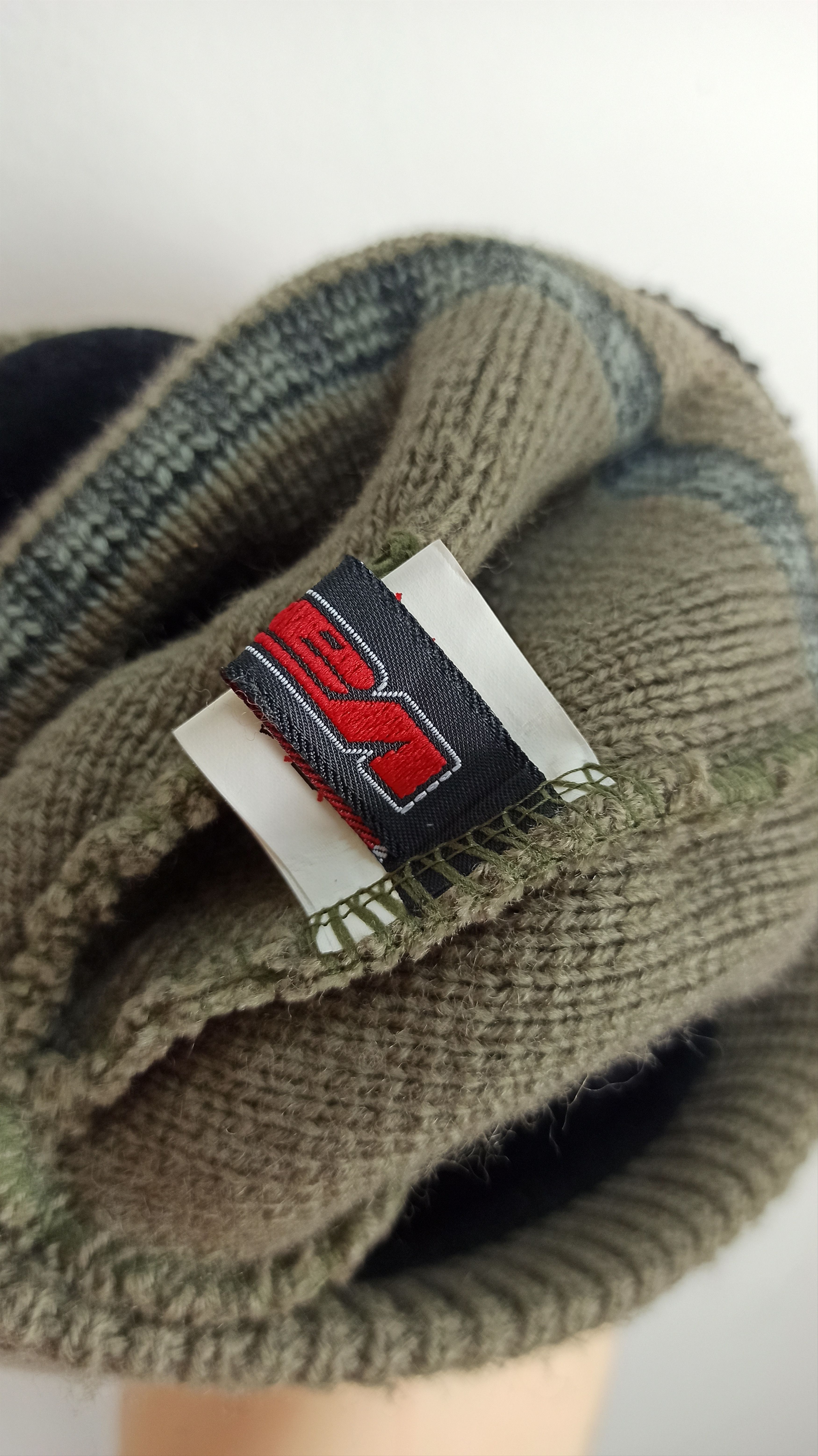 Japanese Brand 🔥STEALS🔥 Vans Beanie Snowcap Good Condition used Size ONE SIZE - 5 Thumbnail