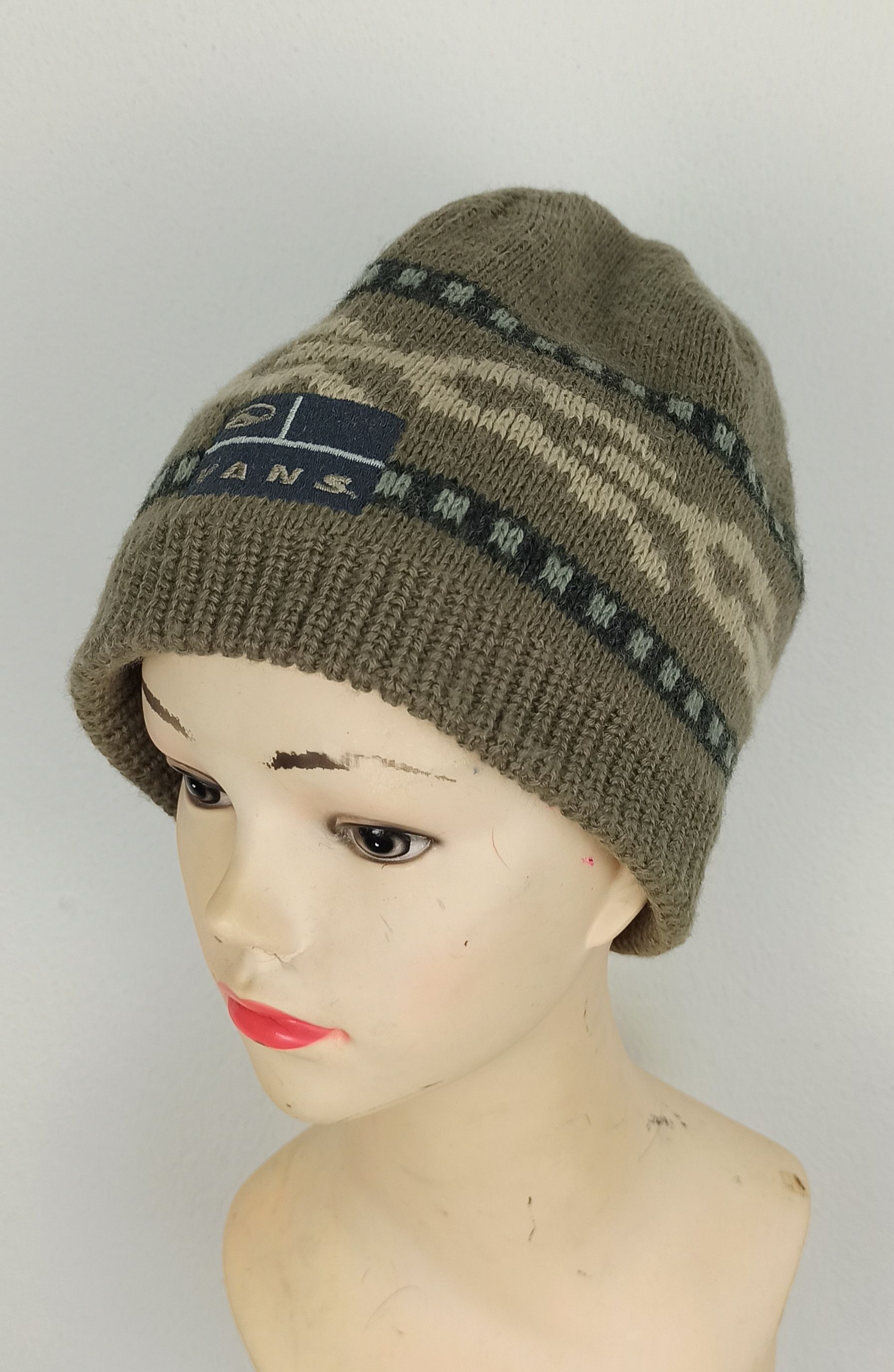 Japanese Brand 🔥STEALS🔥 Vans Beanie Snowcap Good Condition used Size ONE SIZE - 1 Thumbnail