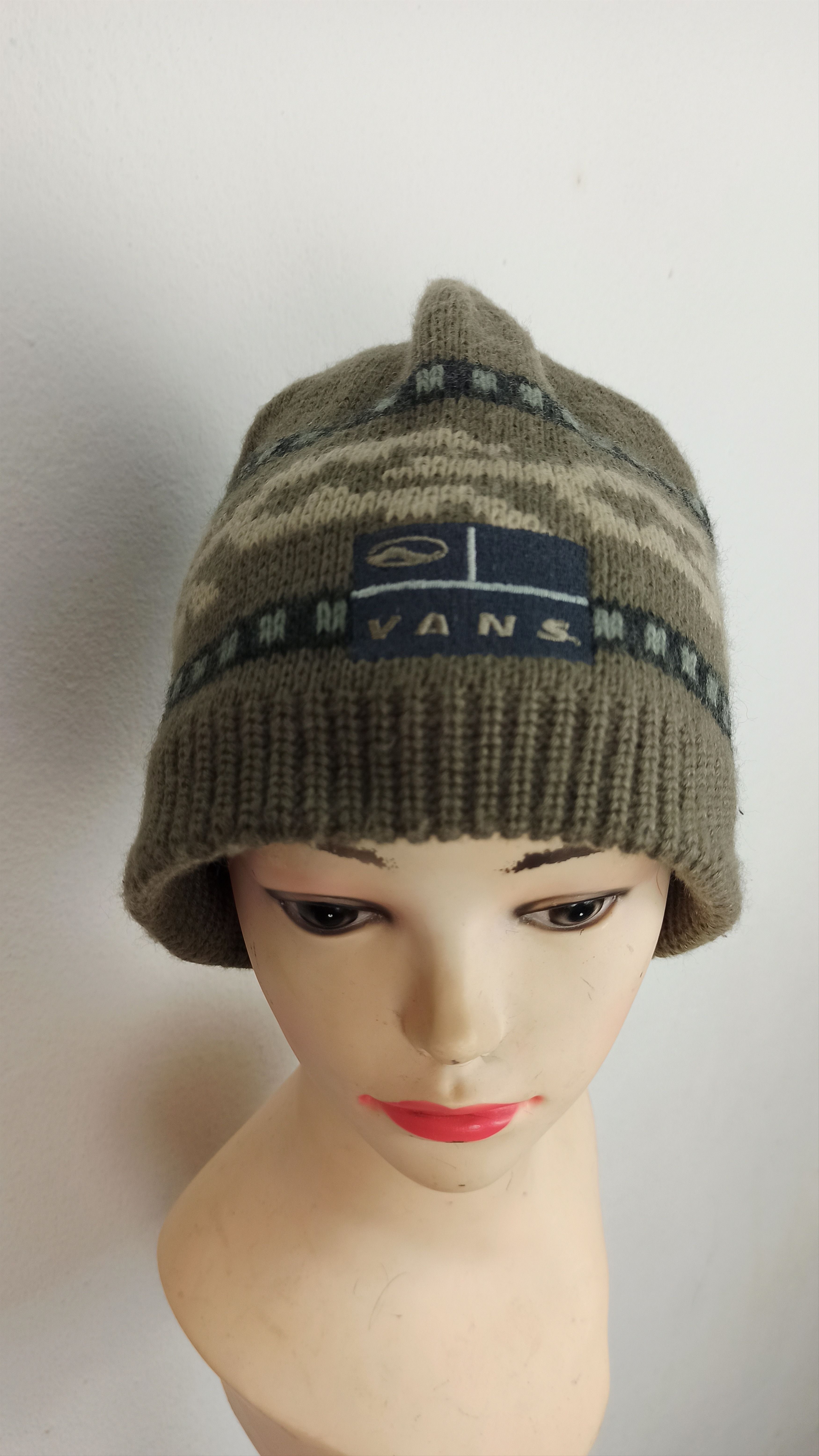 Japanese Brand 🔥STEALS🔥 Vans Beanie Snowcap Good Condition used Size ONE SIZE - 2 Thumbnail