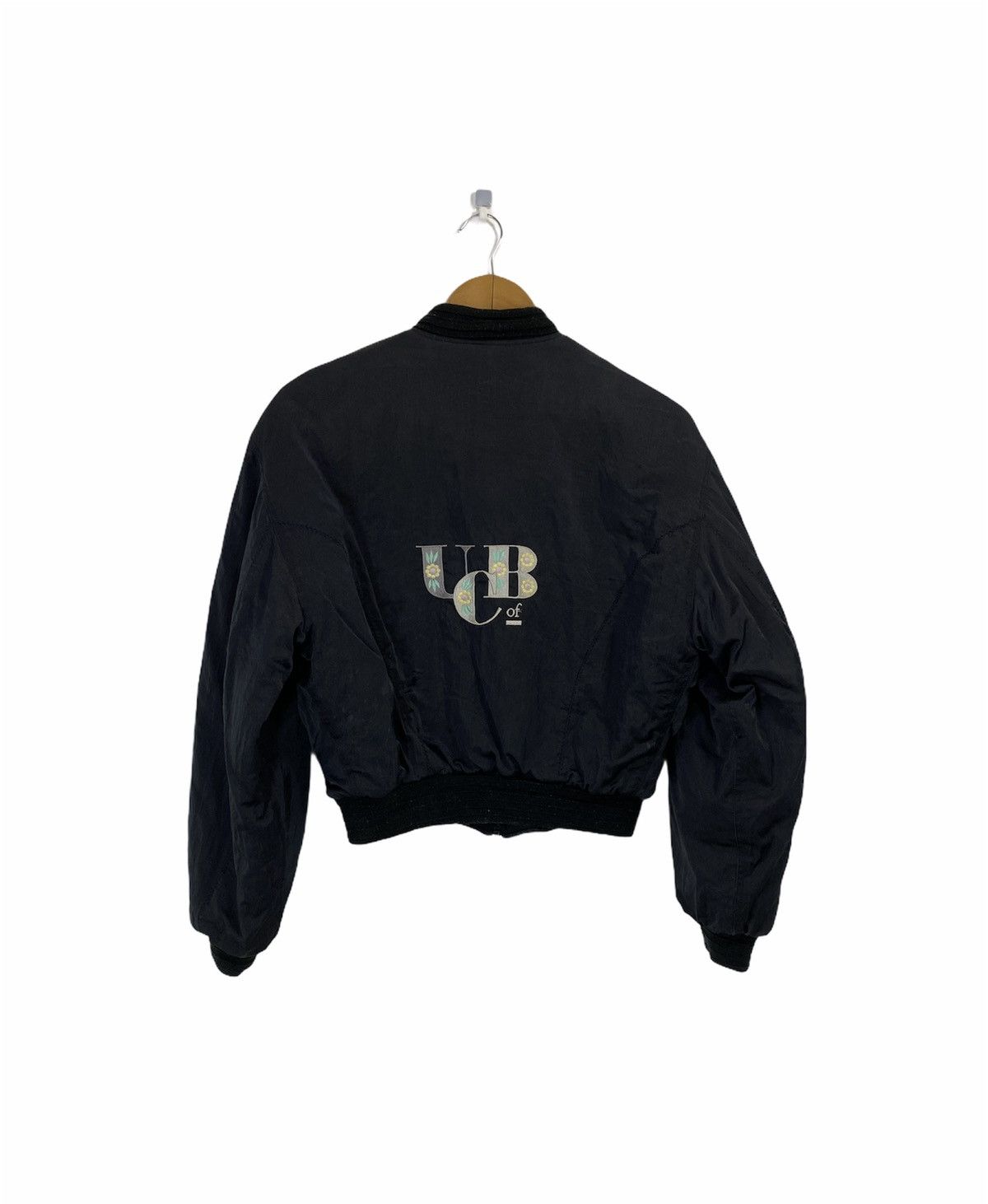 United Colors Of Benetton United Color Of Benetton Cropped Bomber Jacket Floral Logo Size US S / EU 44-46 / 1 - 1 Thumbnail