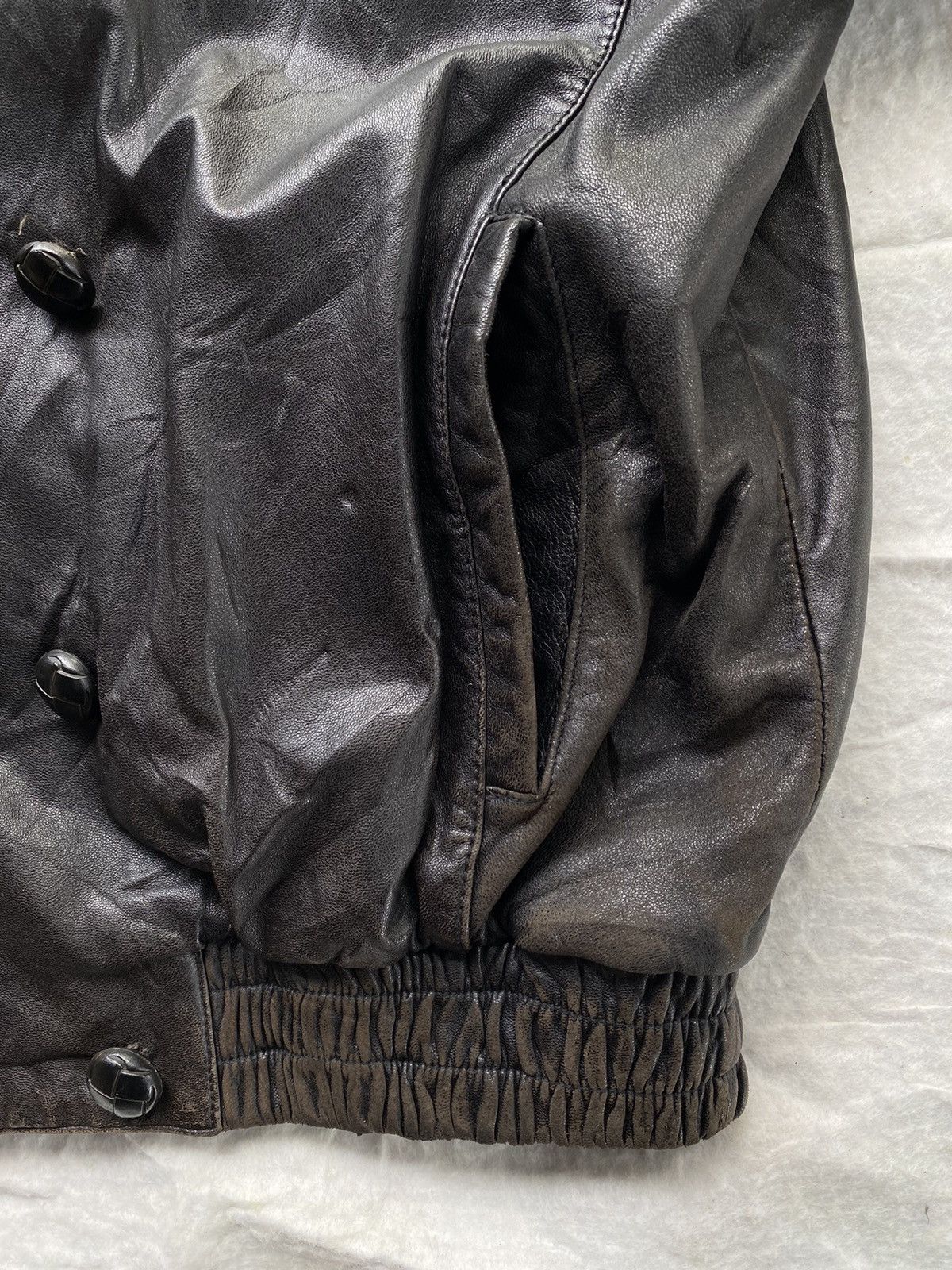 Vintage VINTAGE LEATHER BLACK MEN JACKET FUR COLLAR Size US M / EU 48-50 / 2 - 7 Thumbnail
