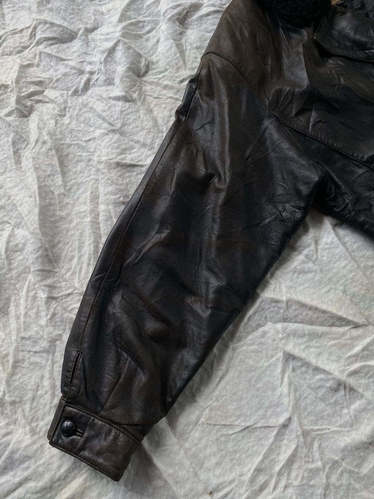 Vintage VINTAGE LEATHER BLACK MEN JACKET FUR COLLAR Size US M / EU 48-50 / 2 - 8 Thumbnail