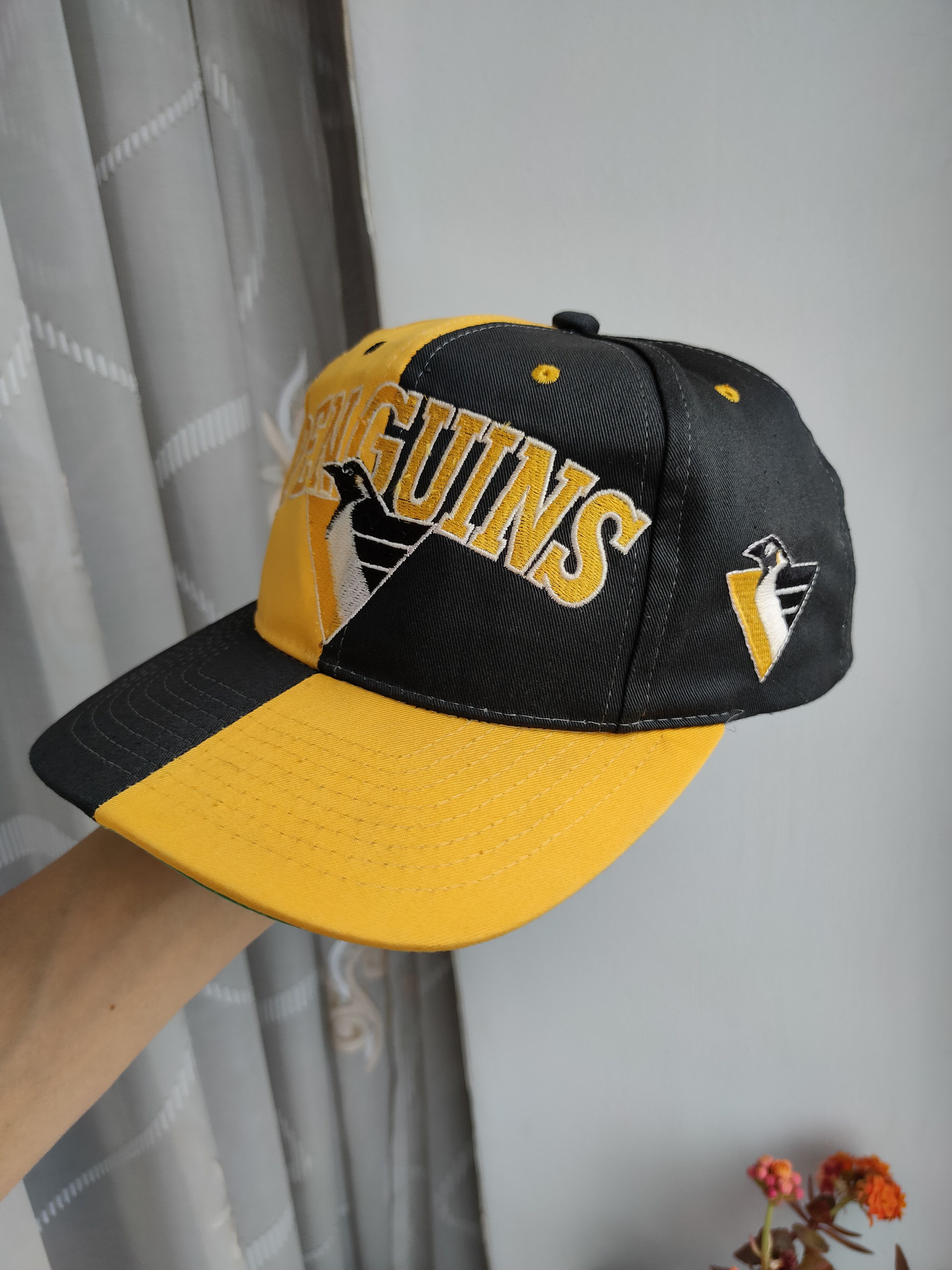 NHL NHL Pittsburgh Penguins vintage cap hat rare cap big logo PP Size ONE SIZE - 2 Thumbnail