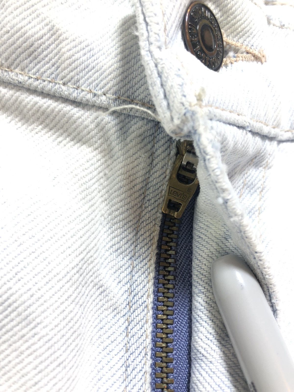 Levi's × Vintage Vintage 90s Levi's 550 Orange Tab Relaxed Distressed Jeans Size US 33 - 2 Thumbnail