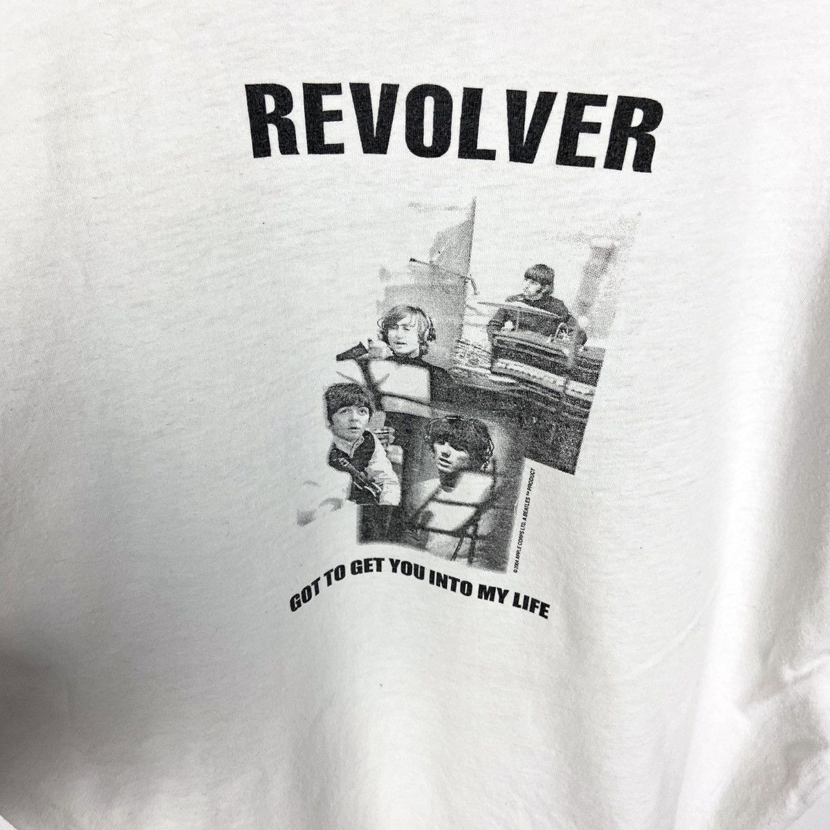 Band Tees Vintage 00s 2004 The Beatles Revolver merchandise tee size M Size US M / EU 48-50 / 2 - 4 Thumbnail