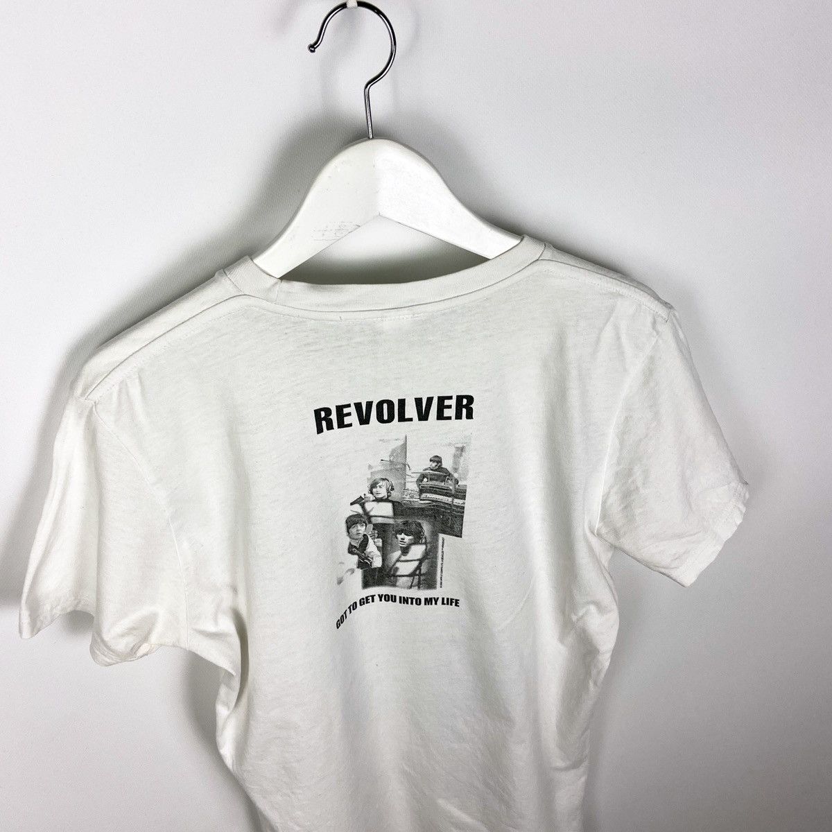 Band Tees Vintage 00s 2004 The Beatles Revolver merchandise tee size M Size US M / EU 48-50 / 2 - 2 Thumbnail