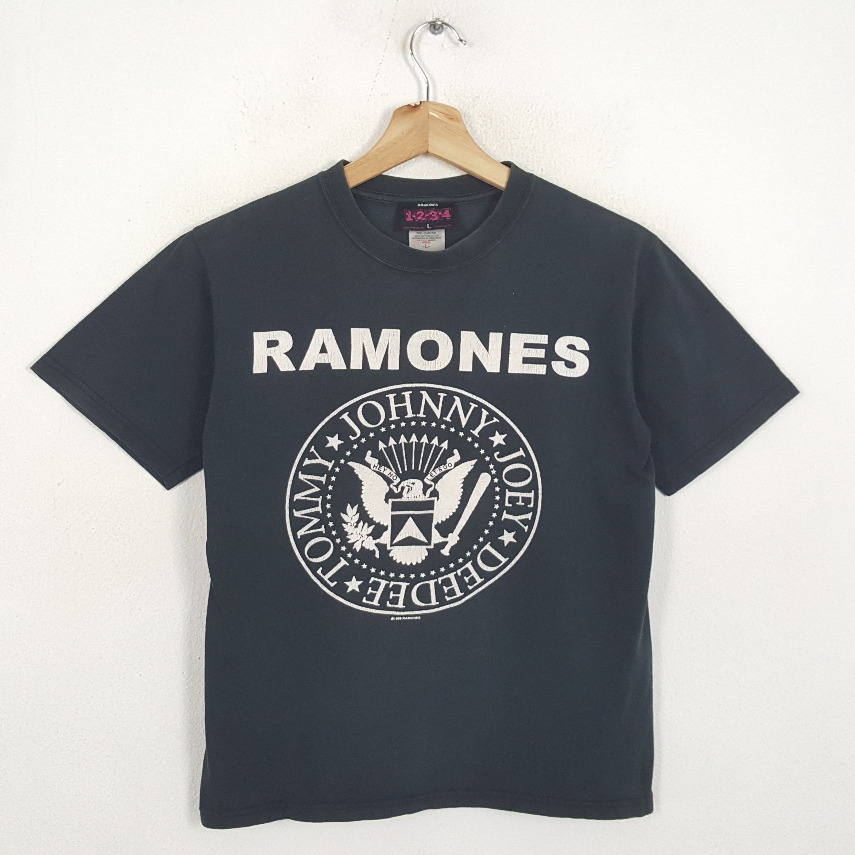 Vintage RAMONES American Punk Rock Band T-Shirts