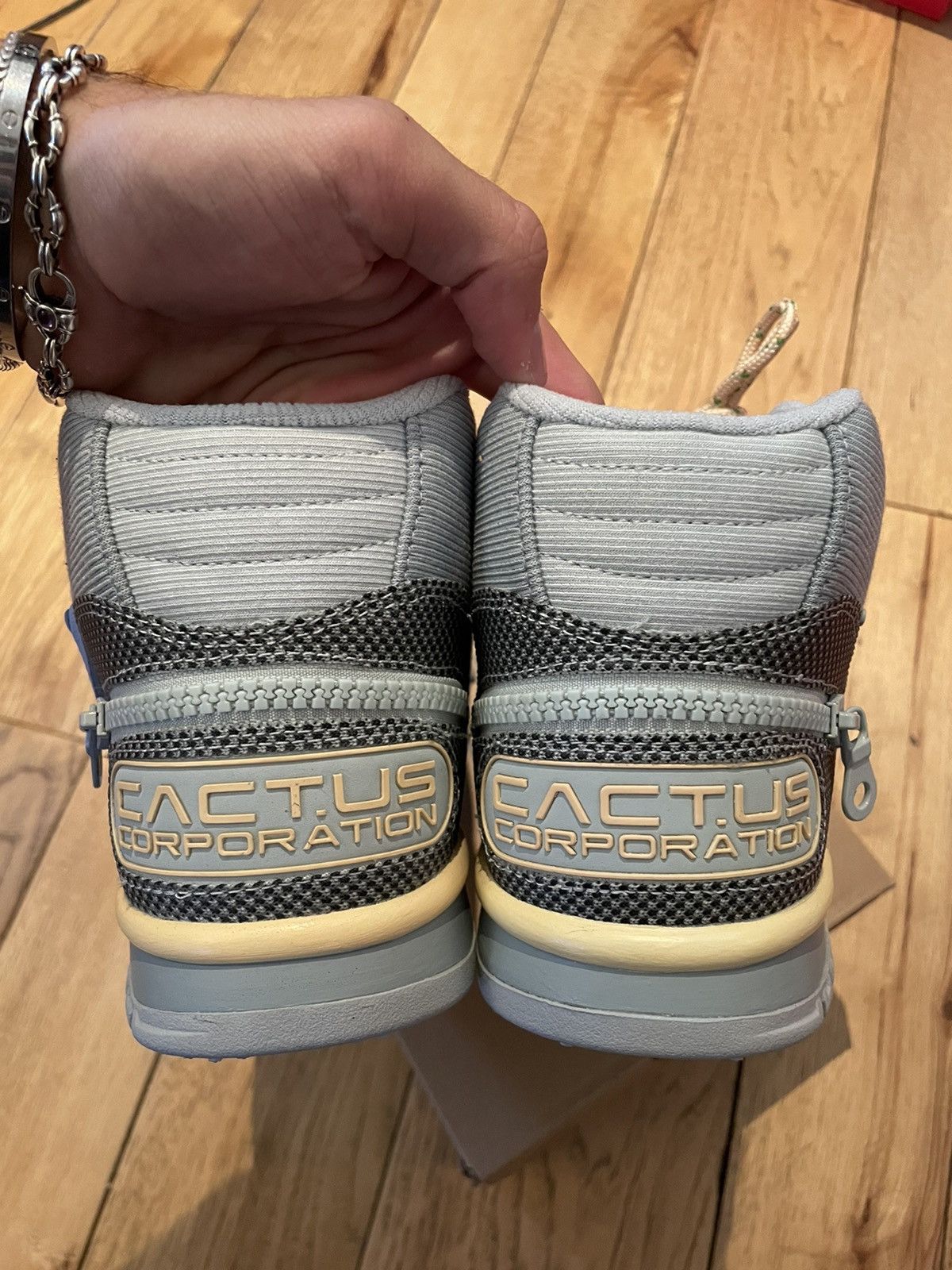 Nike × Travis Scott Nike Air Trainer 1 SP Travis Scott Grey Haze 2022 Size US 9 / EU 42 - 9 Thumbnail