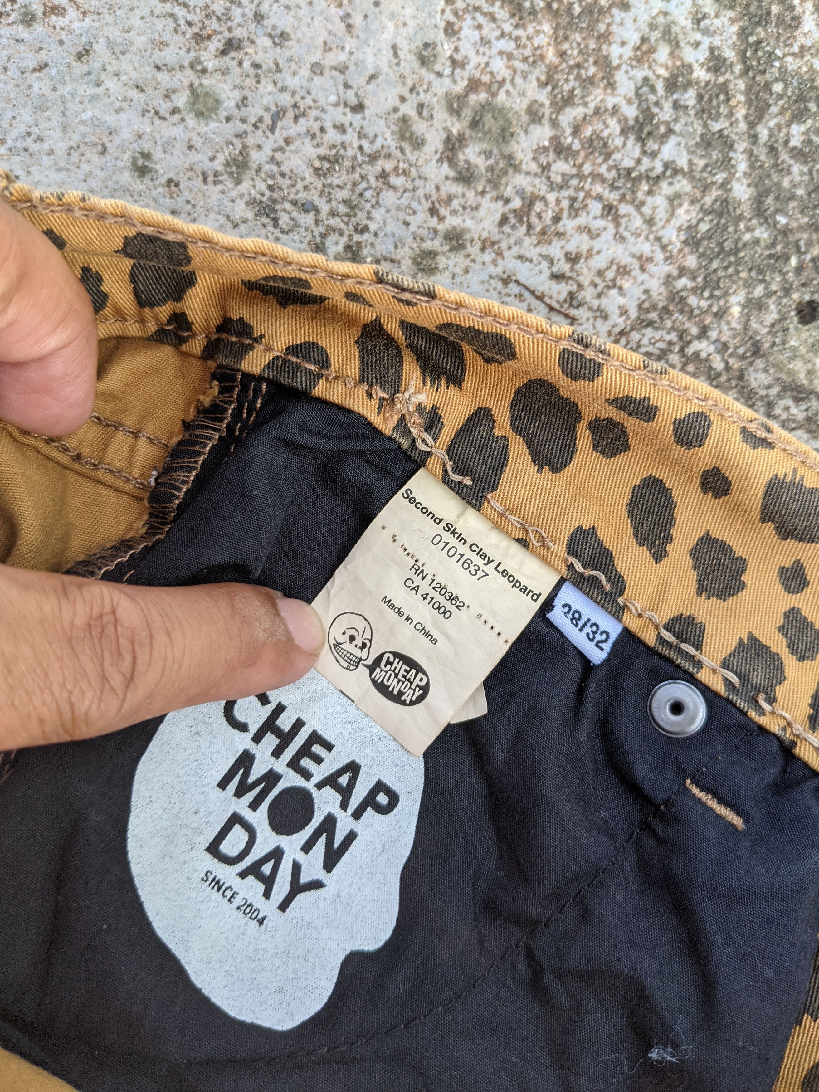 Cheap Monday × Japanese Brand ⚡️Steals⚡️ Cheap Monday Leopard Stretch Pant Size 26" / US 2 / IT 38 - 9 Thumbnail