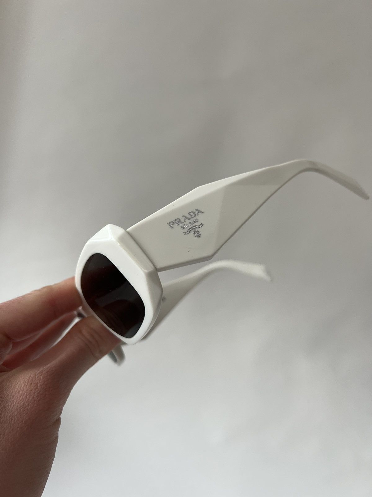 Prada Prada Frame Logo Sunglasses Size ONE SIZE - 4 Thumbnail