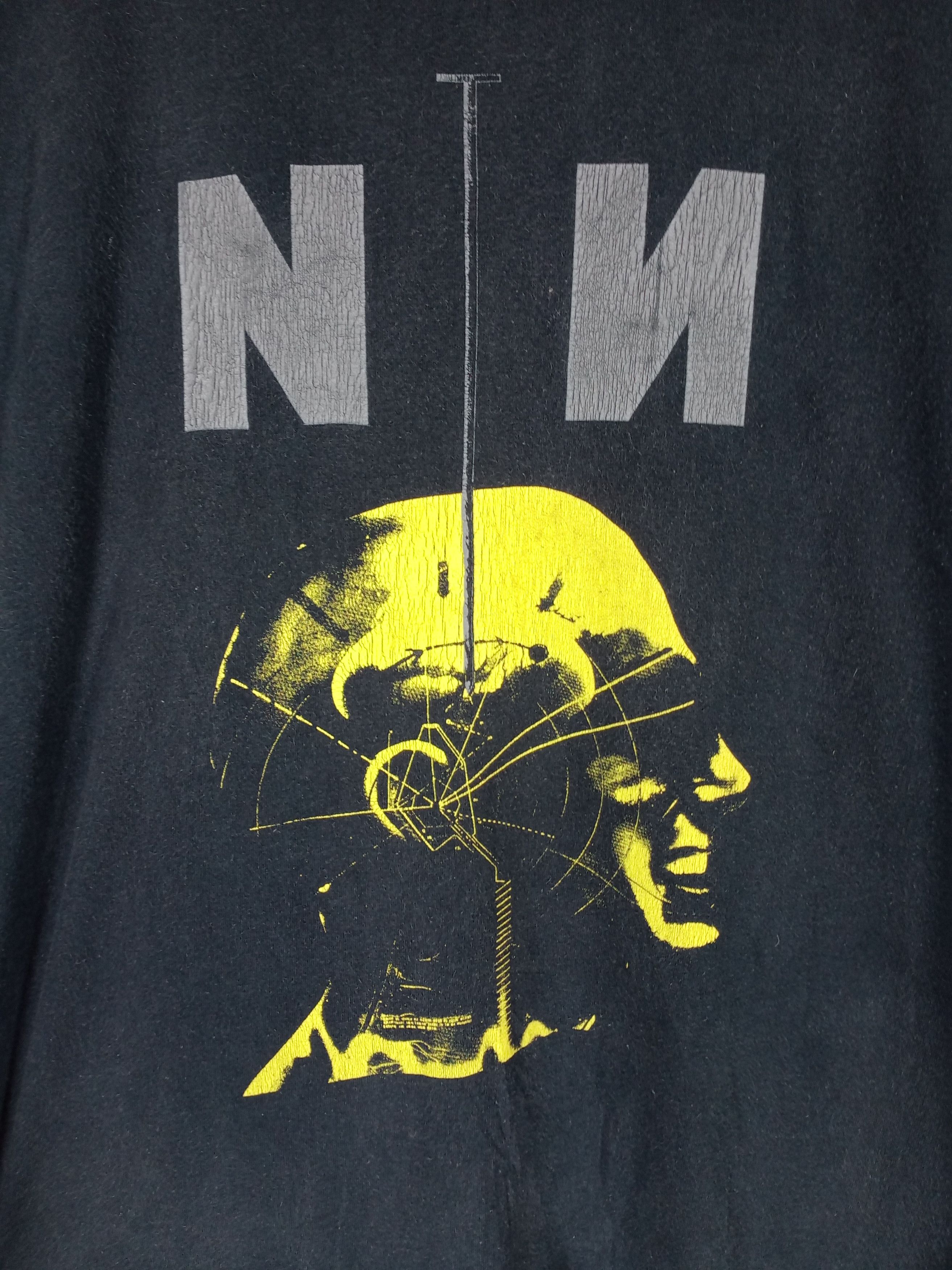 Band Tees Rare Vintage Nine Inch Nails Band tee Size US M / EU 48-50 / 2 - 2 Thumbnail