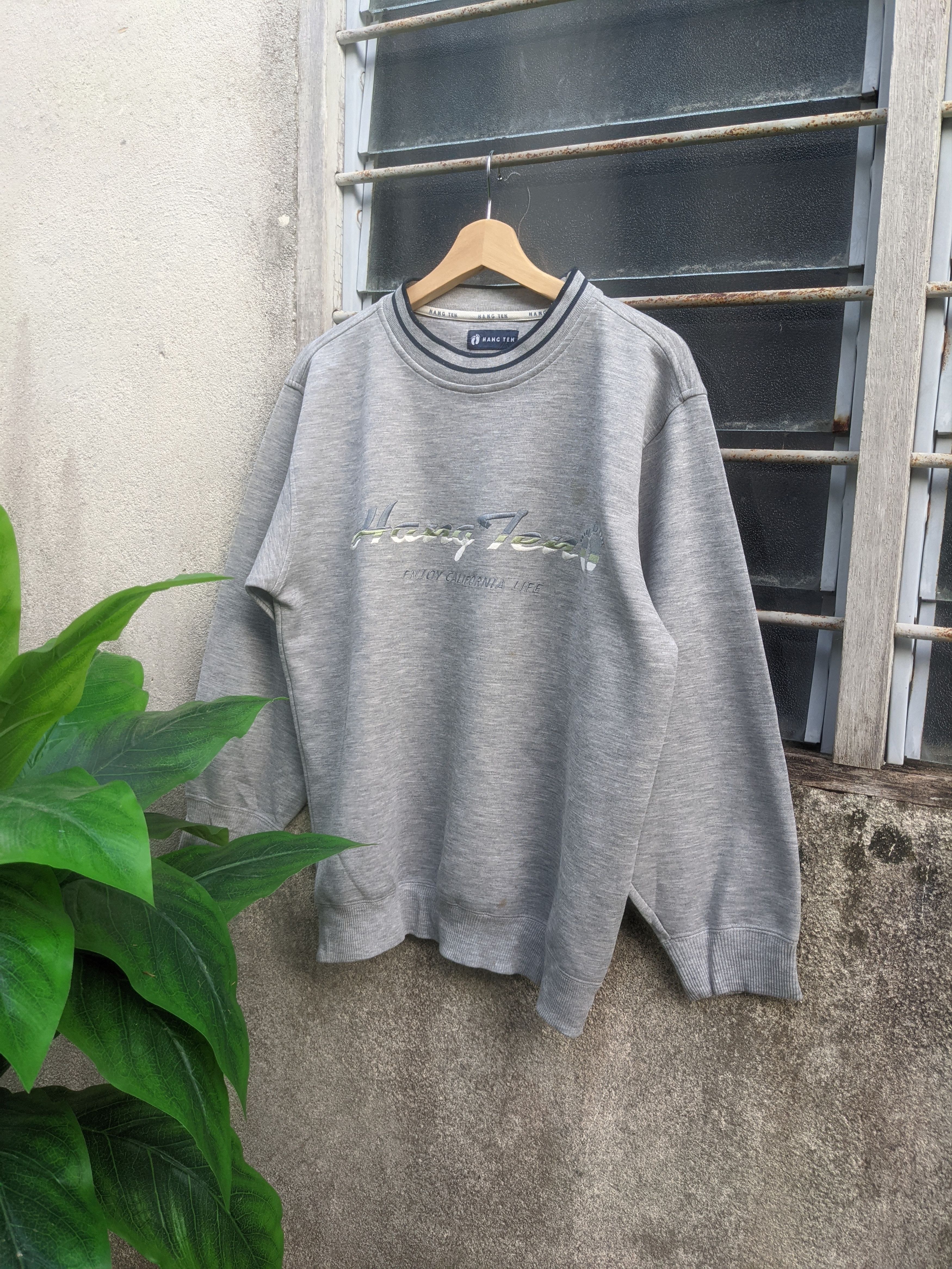 Hang Ten × Vintage Vintage Hang Ten embroidey spellout crewneck Size US M / EU 48-50 / 2 - 1 Thumbnail