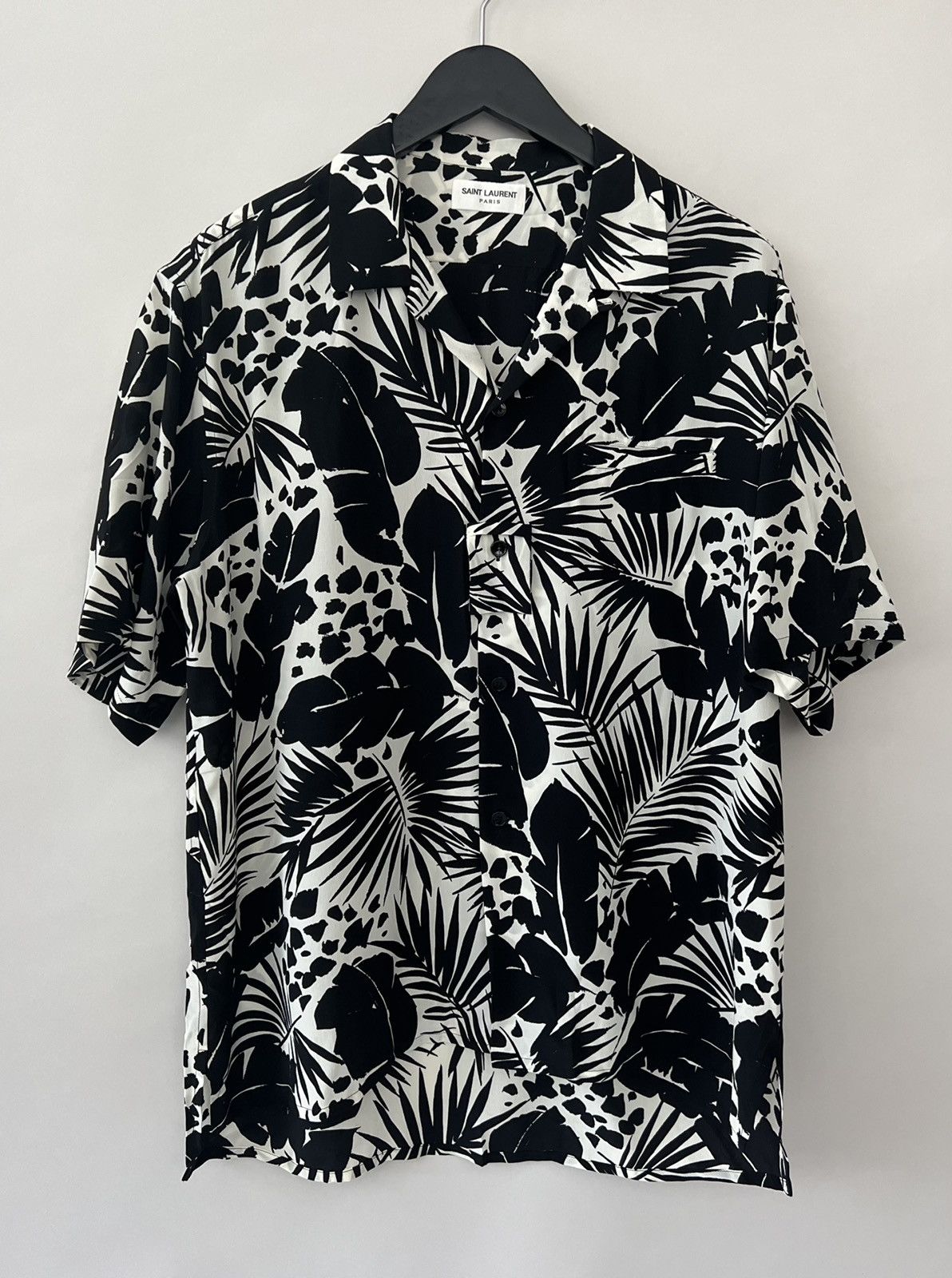 image of Hedi Slimane x Saint Laurent Paris Ss20 Silk Jungle Palm Print Short-Sleeve Shirt in Black (Size Me