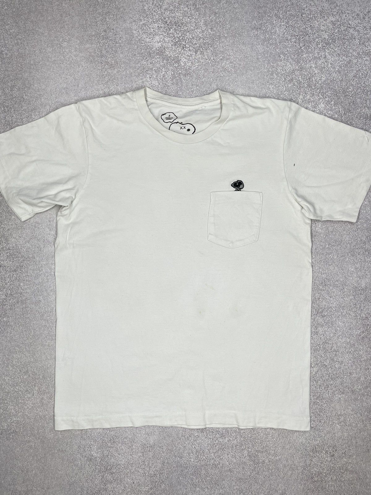 Kaws × Peanuts × Uniqlo Mens Uniqlo Kaws Peanuts T Shirt White Caloborations Size US S / EU 44-46 / 1 - 2 Thumbnail
