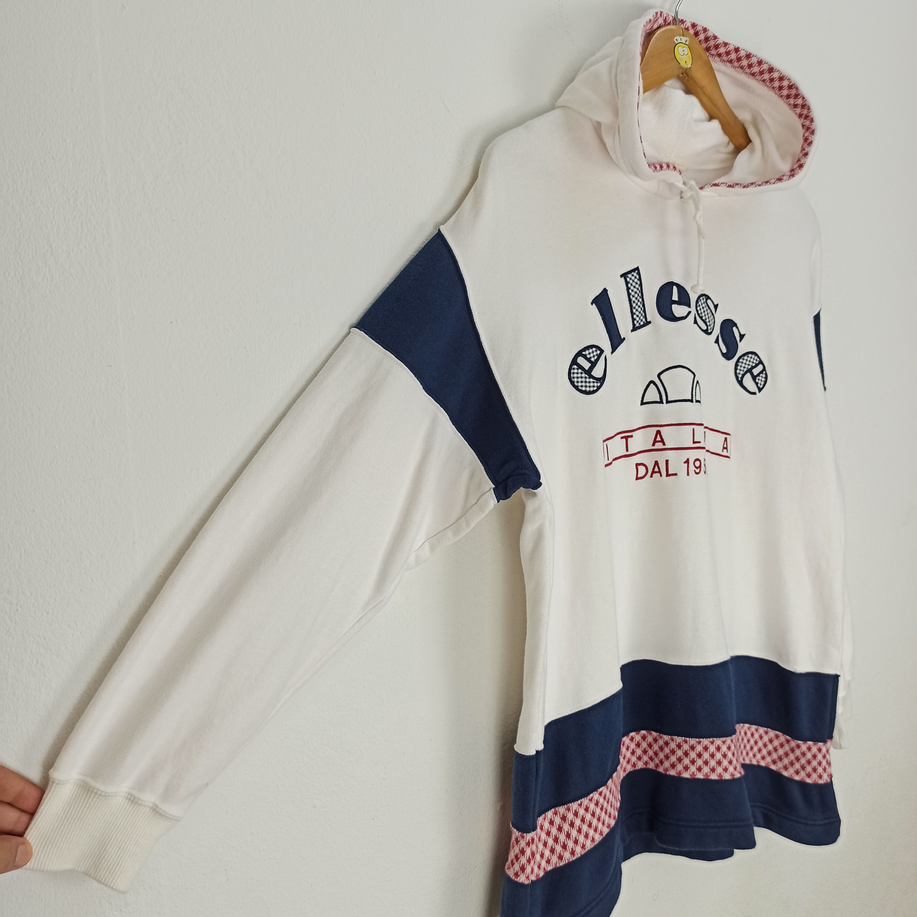 Ellesse Vintage Ellesse Hoodie Big Logo Embroidered Size US L / EU 52-54 / 3 - 3 Thumbnail