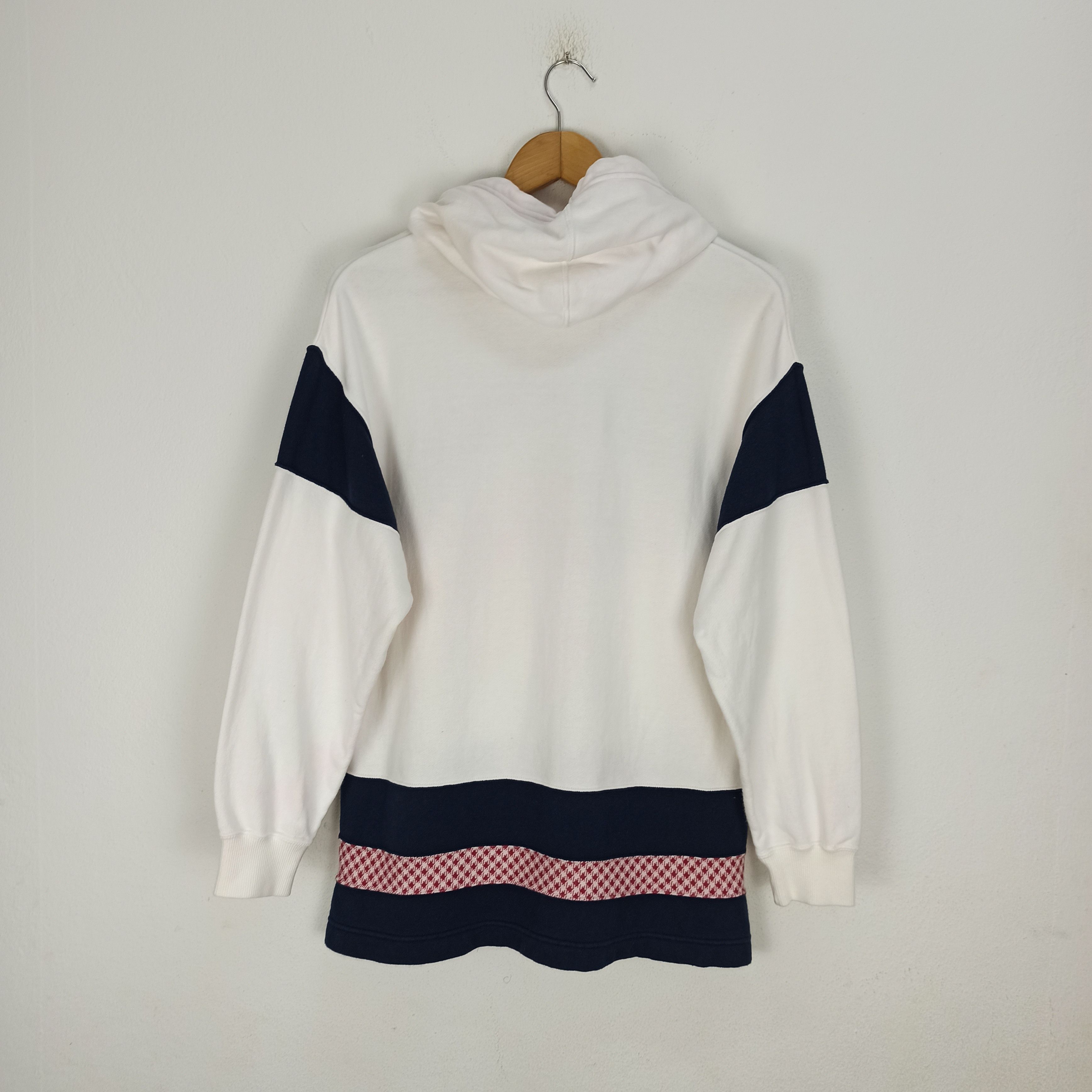 Ellesse Vintage Ellesse Hoodie Big Logo Embroidered Size US L / EU 52-54 / 3 - 4 Thumbnail