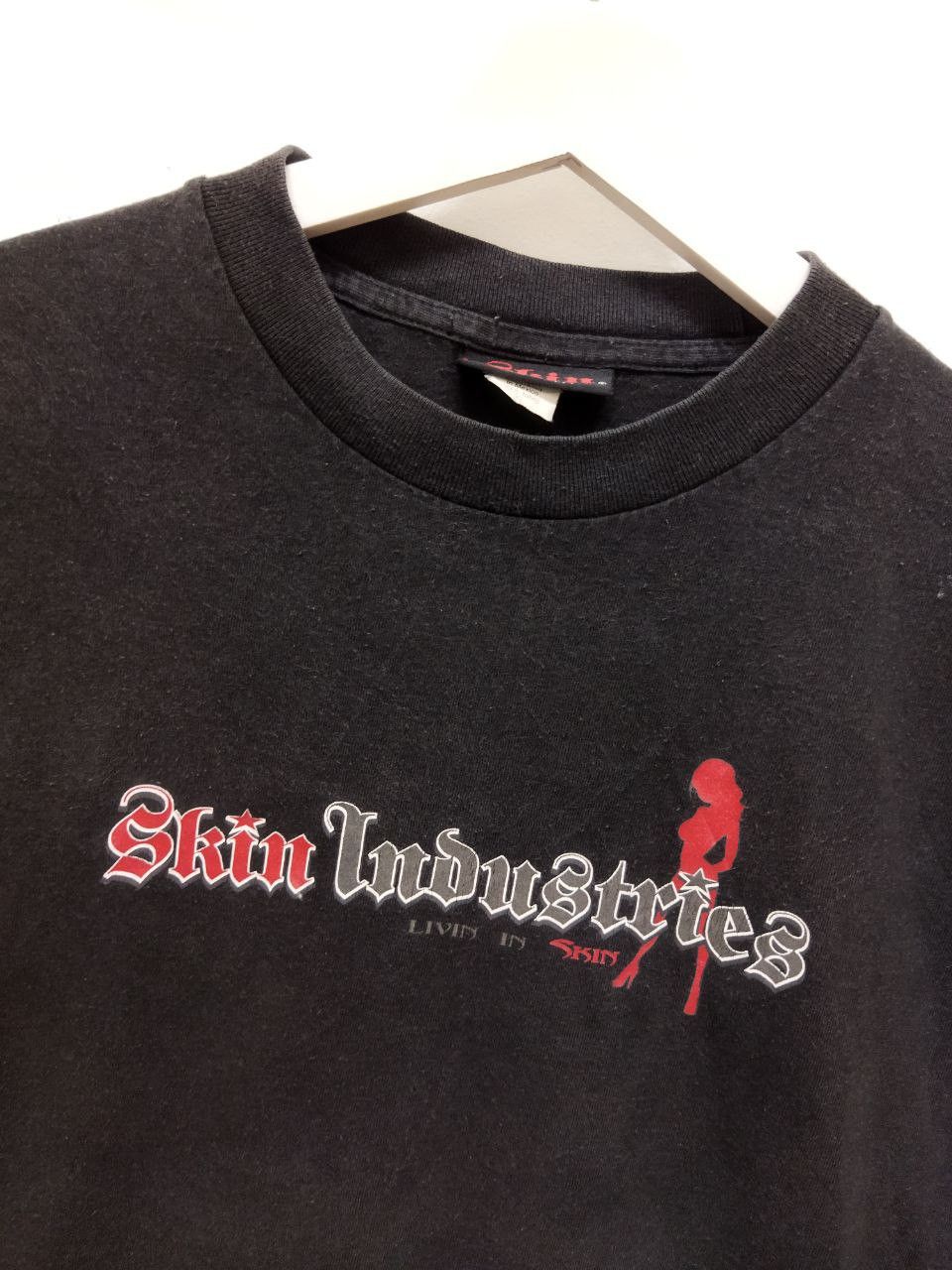 Vintage Vintage SKIN INDUSTRIES Tshirt Size US XL / EU 56 / 4 - 5 Thumbnail