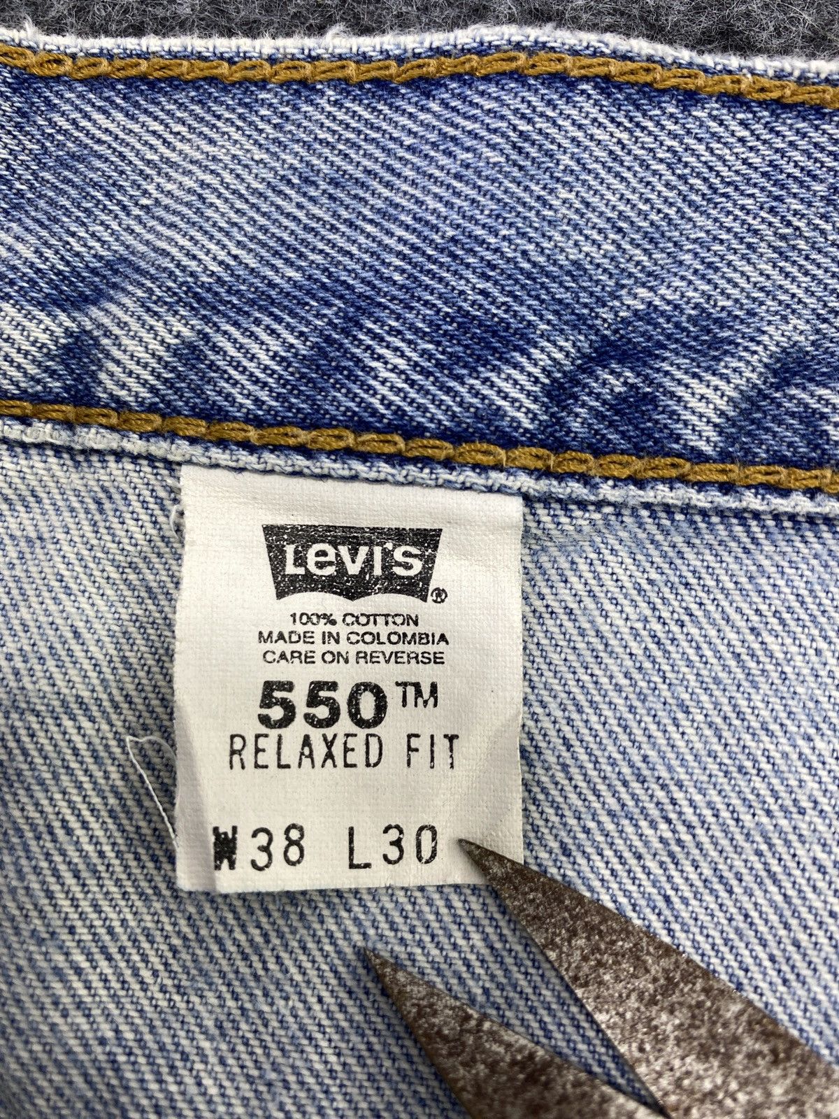 Levi's Vintage Levi's 550 Jeans Blue Wash 38x30 - J727 Size US 38 / EU 54 - 5 Thumbnail