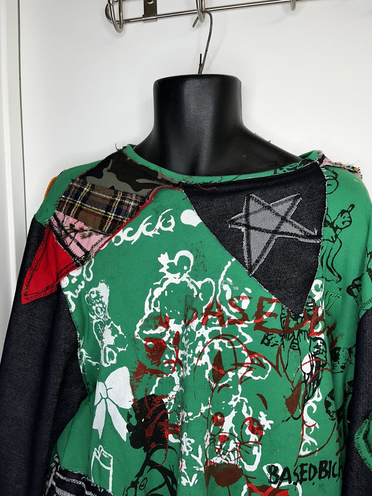 Designer Basedbich clown inspired extendo sleeve sweatshirt Size US XXL / EU 58 / 5 - 11 Thumbnail