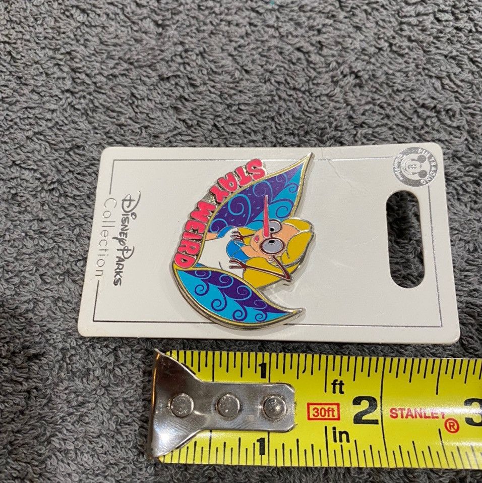Disney × Other Alice in Wonderland Stay Weird Pin Size ONE SIZE - 3 Thumbnail