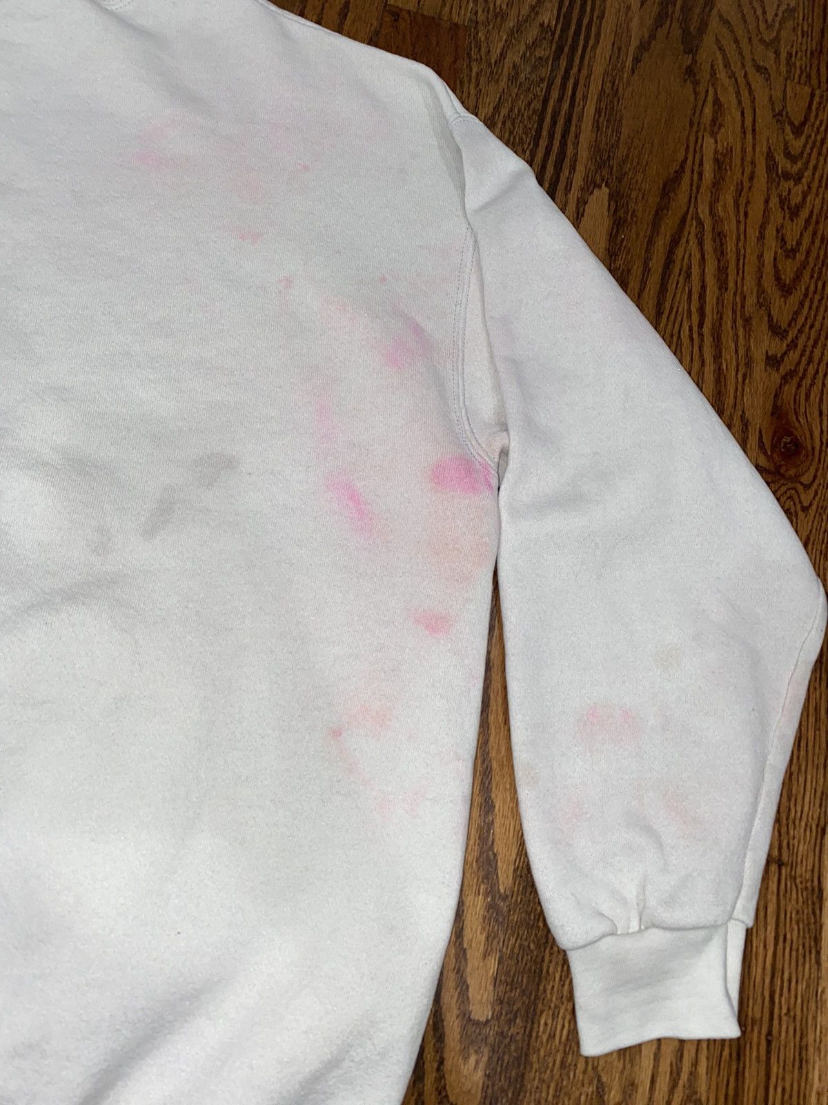 Vintage Vintage Distressed Peter Rabbit Sweatshirt Size US XL / EU 56 / 4 - 5 Thumbnail