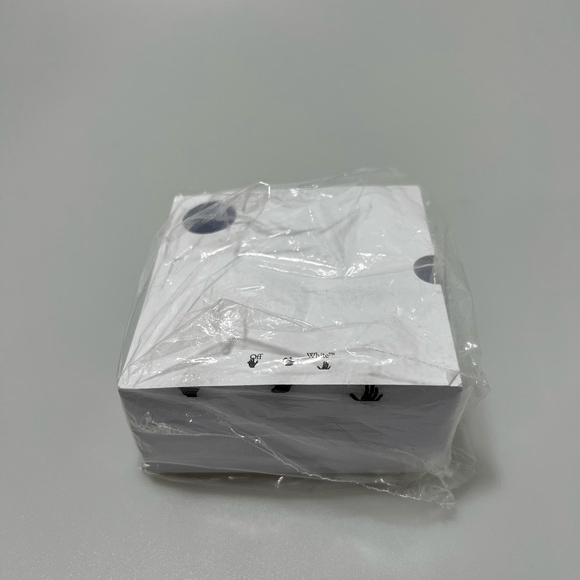 Off-White Off-White Sticky Note Cube White $120 Size ONE SIZE - 1 Thumbnail