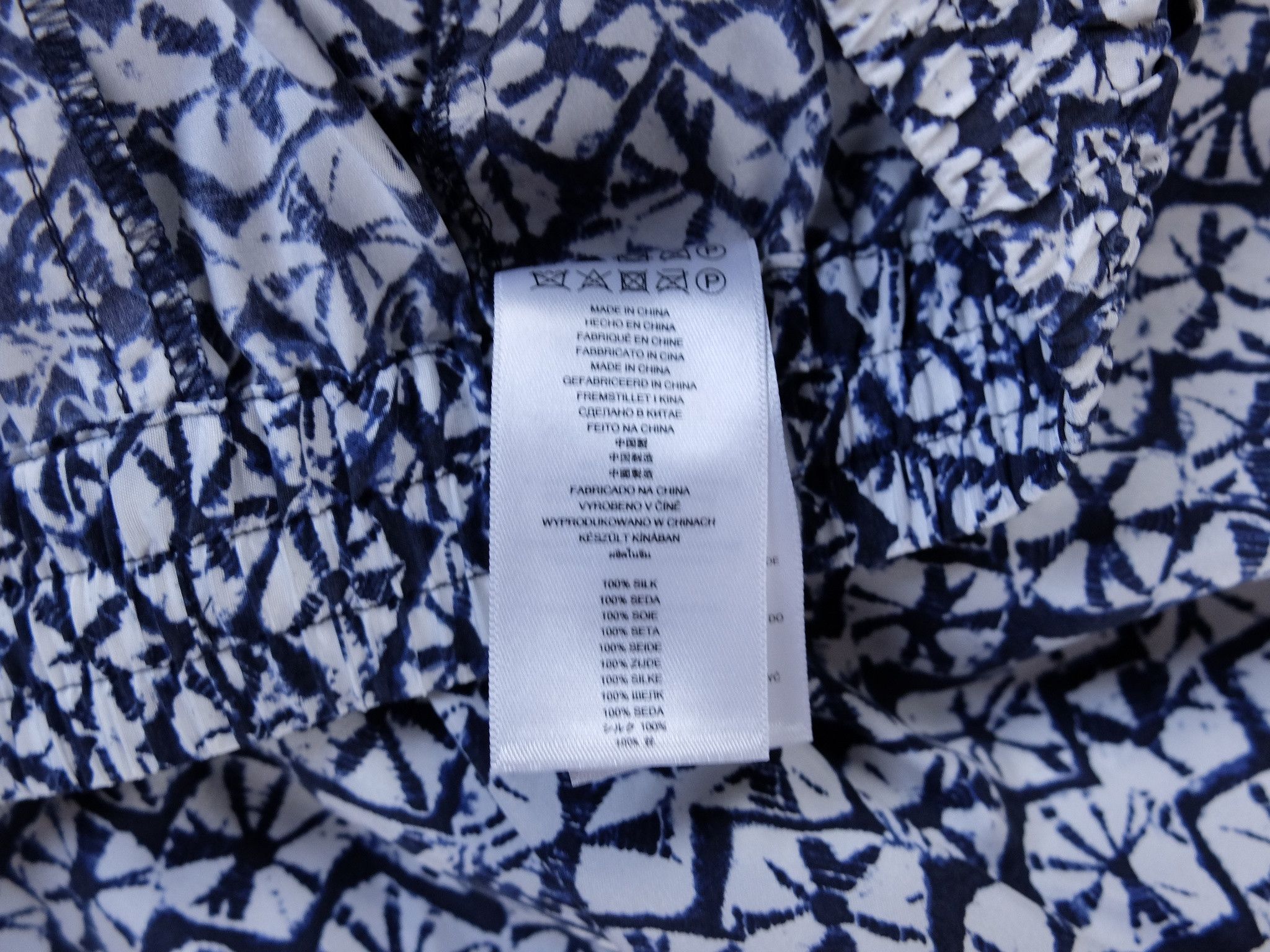 Michael Kors MICHAEL KORS white navy blue print lightweight silk pants 6 Size 28" / US 6 / IT 42 - 5 Thumbnail