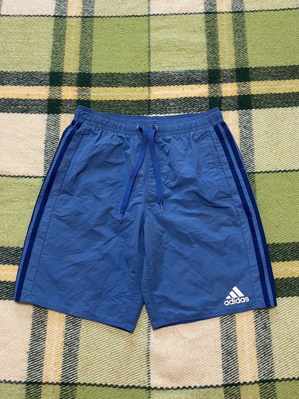 Adidas Vintage Adidas shorts streetwear y2k casual style size S Size US 30 / EU 46 - 1 Thumbnail