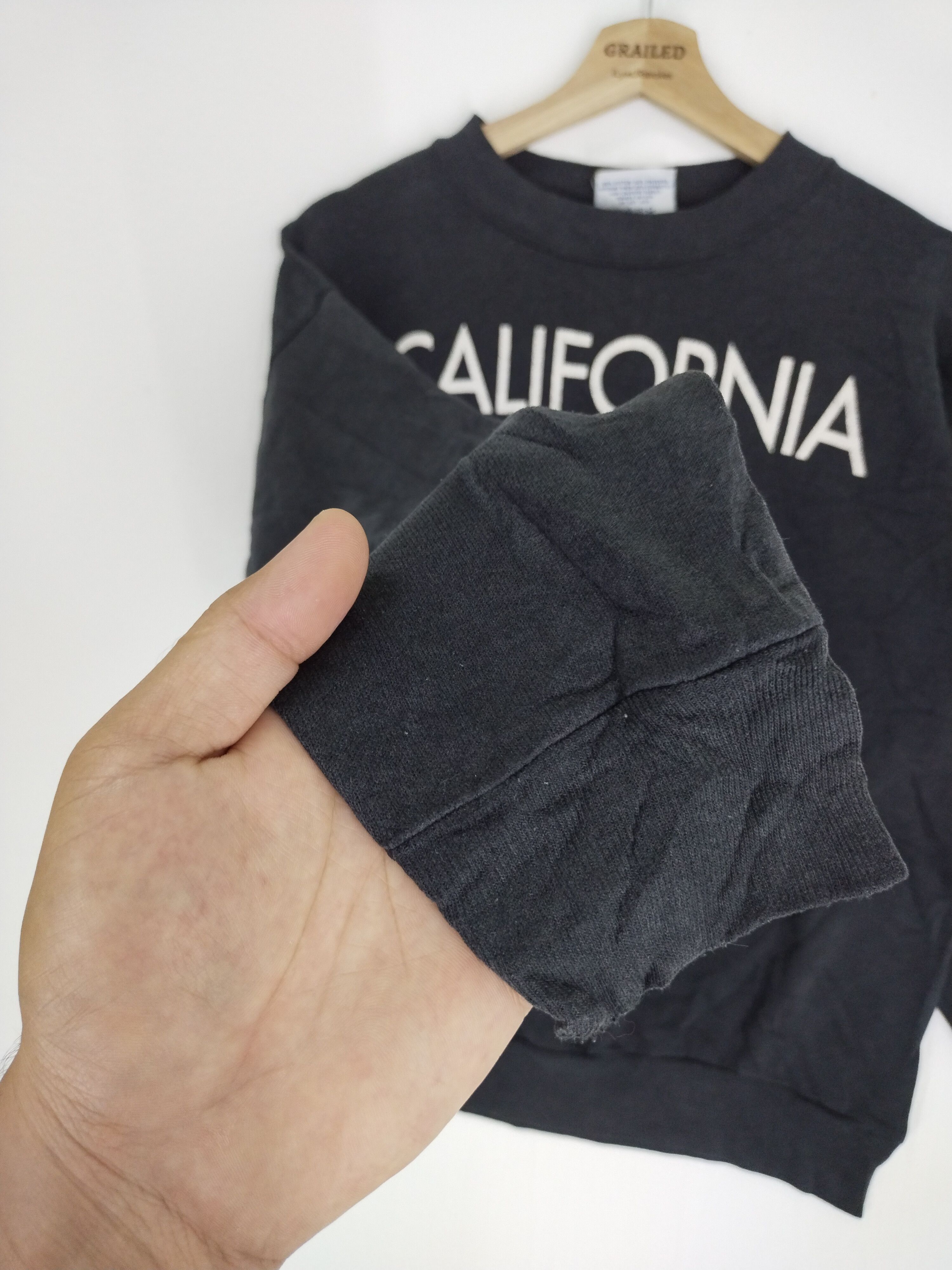 Cartoon Network VTG 80s DISNEY & FRIEND CALIFORNIA FADED SWEATSHIRT Size US M / EU 48-50 / 2 - 6 Thumbnail