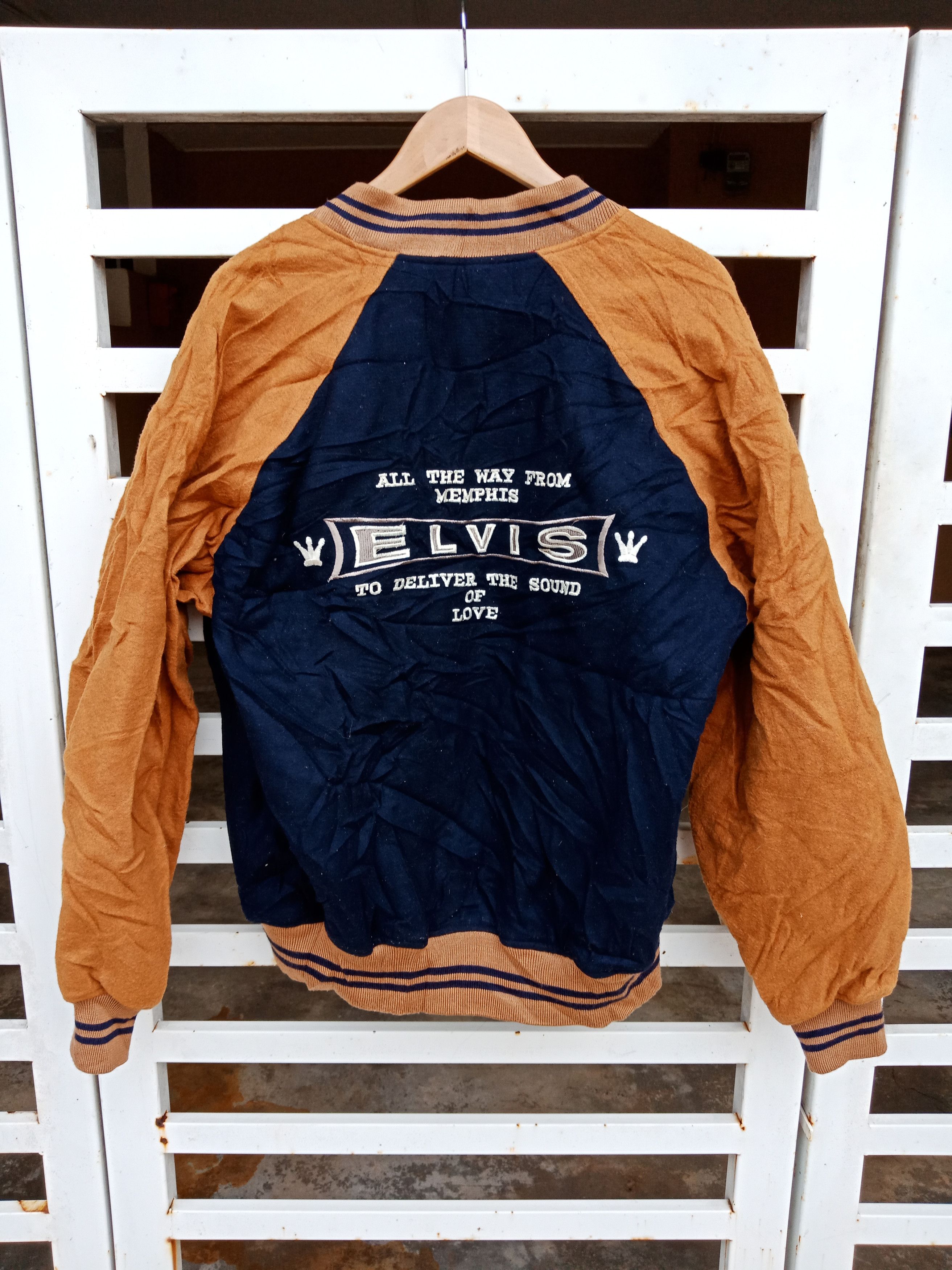 Band Tees Elvis Presley Legendary Artist Big Logo Spell Out Varsity Size US L / EU 52-54 / 3 - 1 Thumbnail